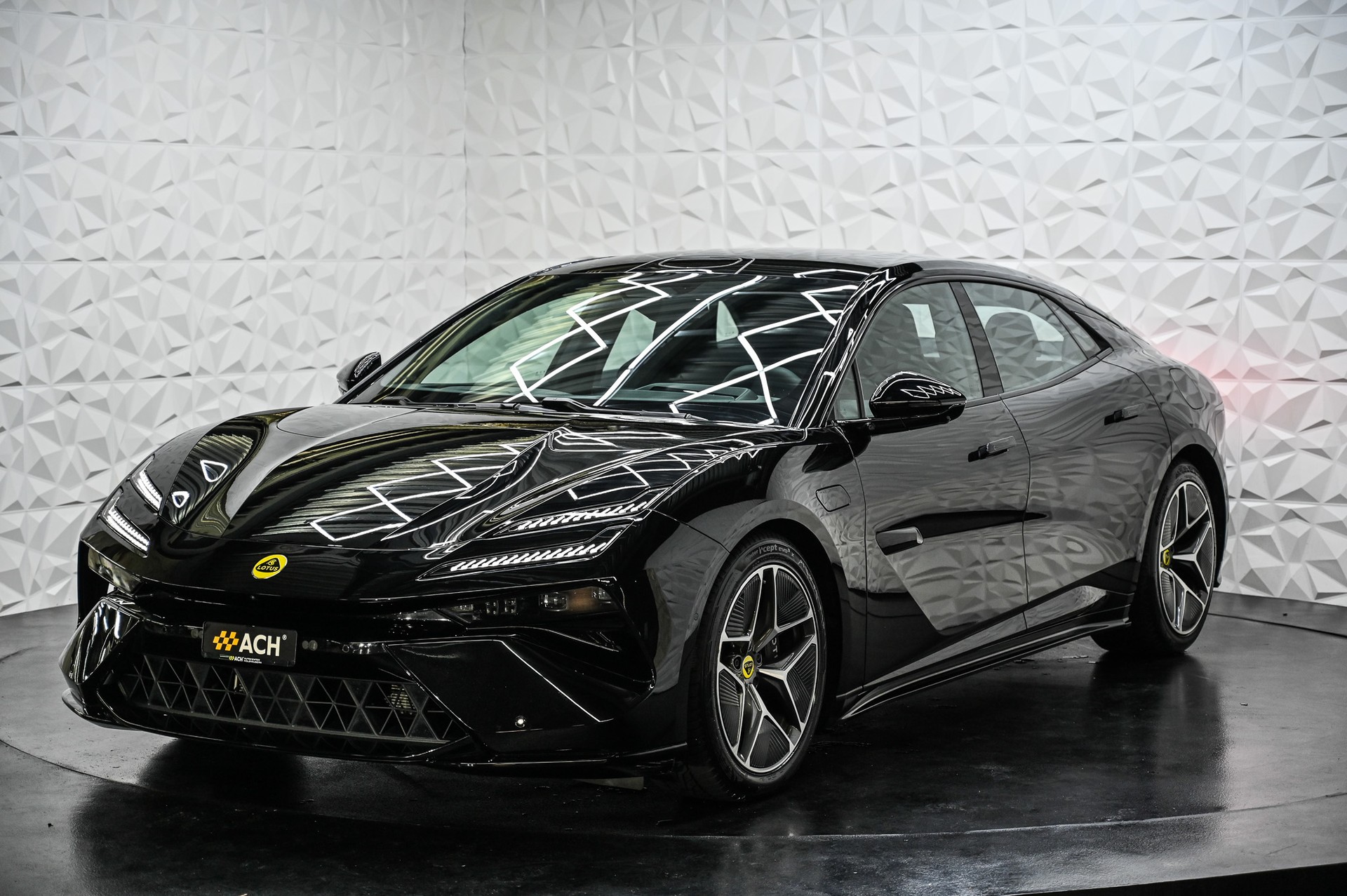 LOTUS Emeya Base-showroom-element-2