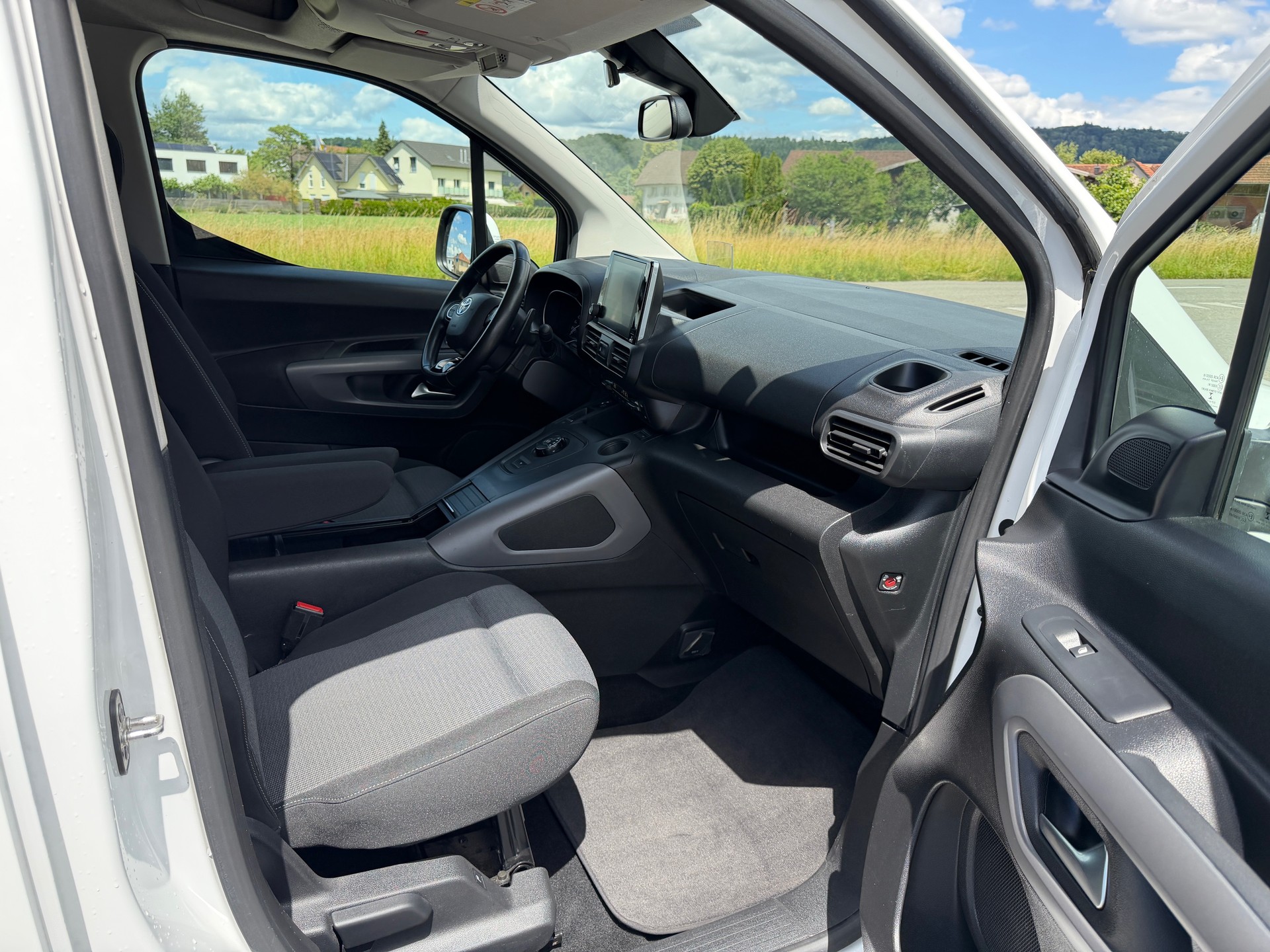 TOYOTA Proace City Verso 1.2 Trend Long Automatik-image-10