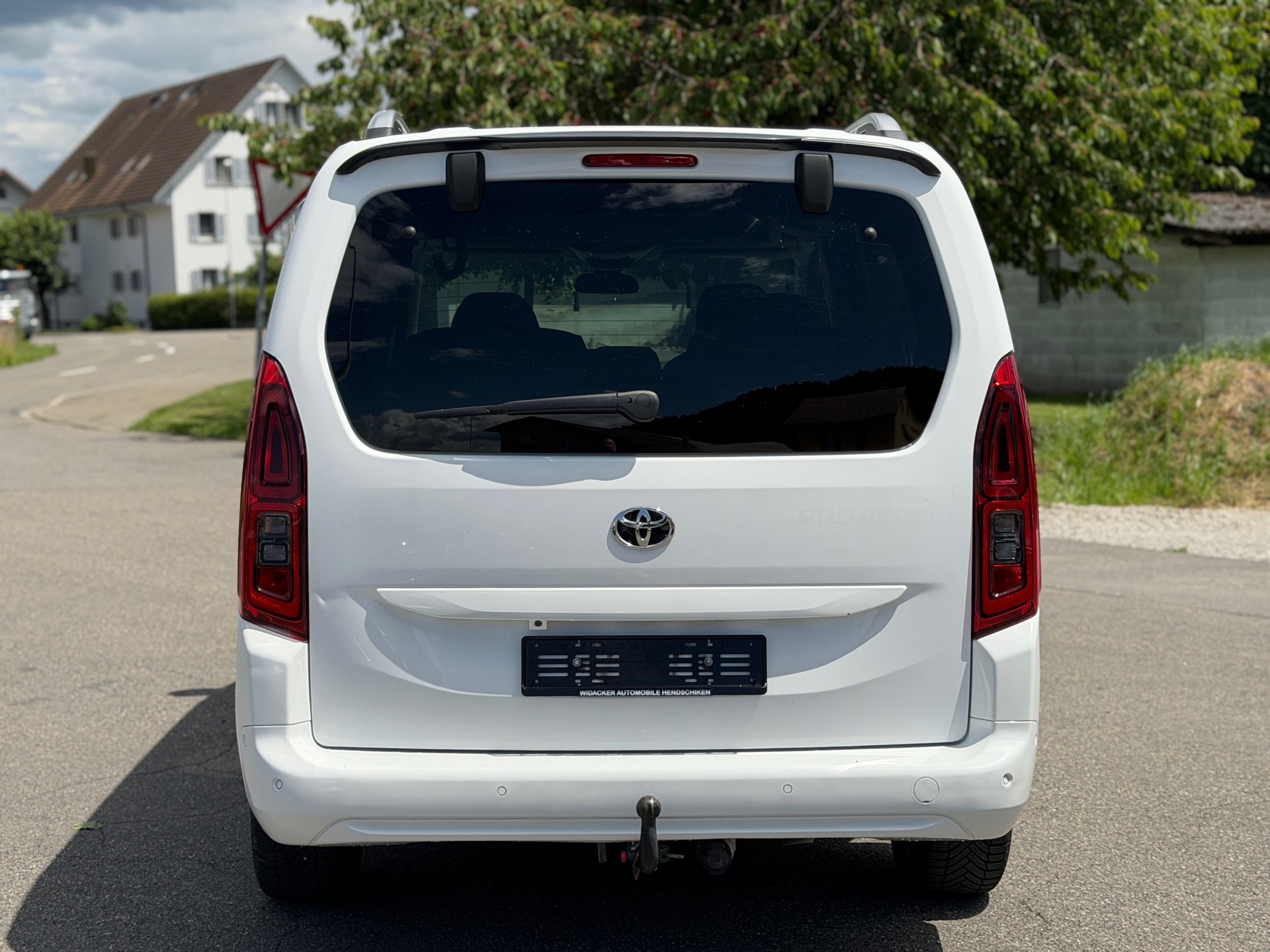 TOYOTA Proace City Verso 1.2 Trend Long Automatik-image-4