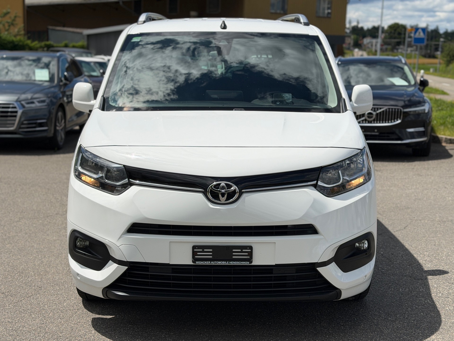 TOYOTA Proace City Verso 1.2 Trend Long Automatik-image-1