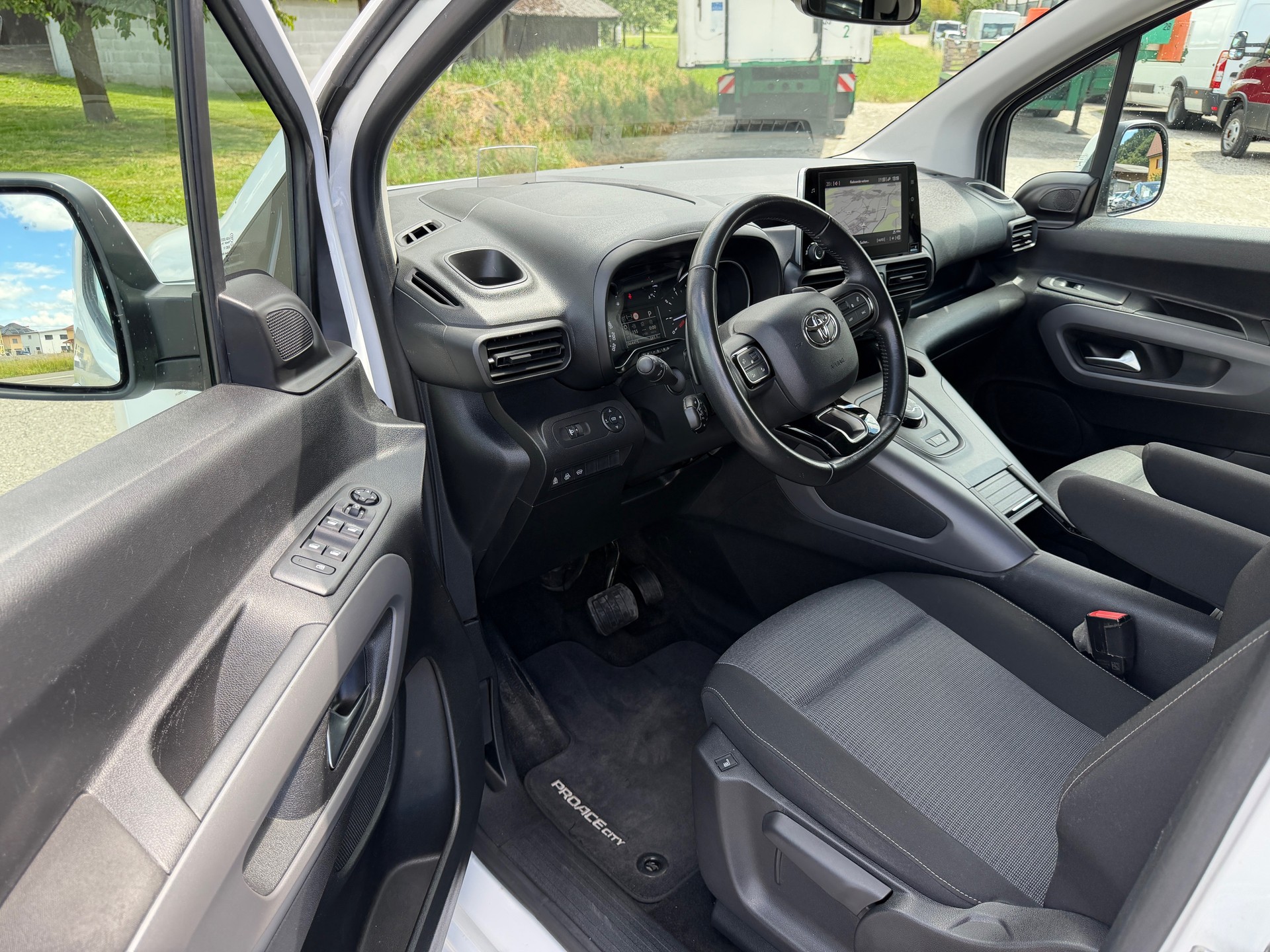 TOYOTA Proace City Verso 1.2 Trend Long Automatik-image-7