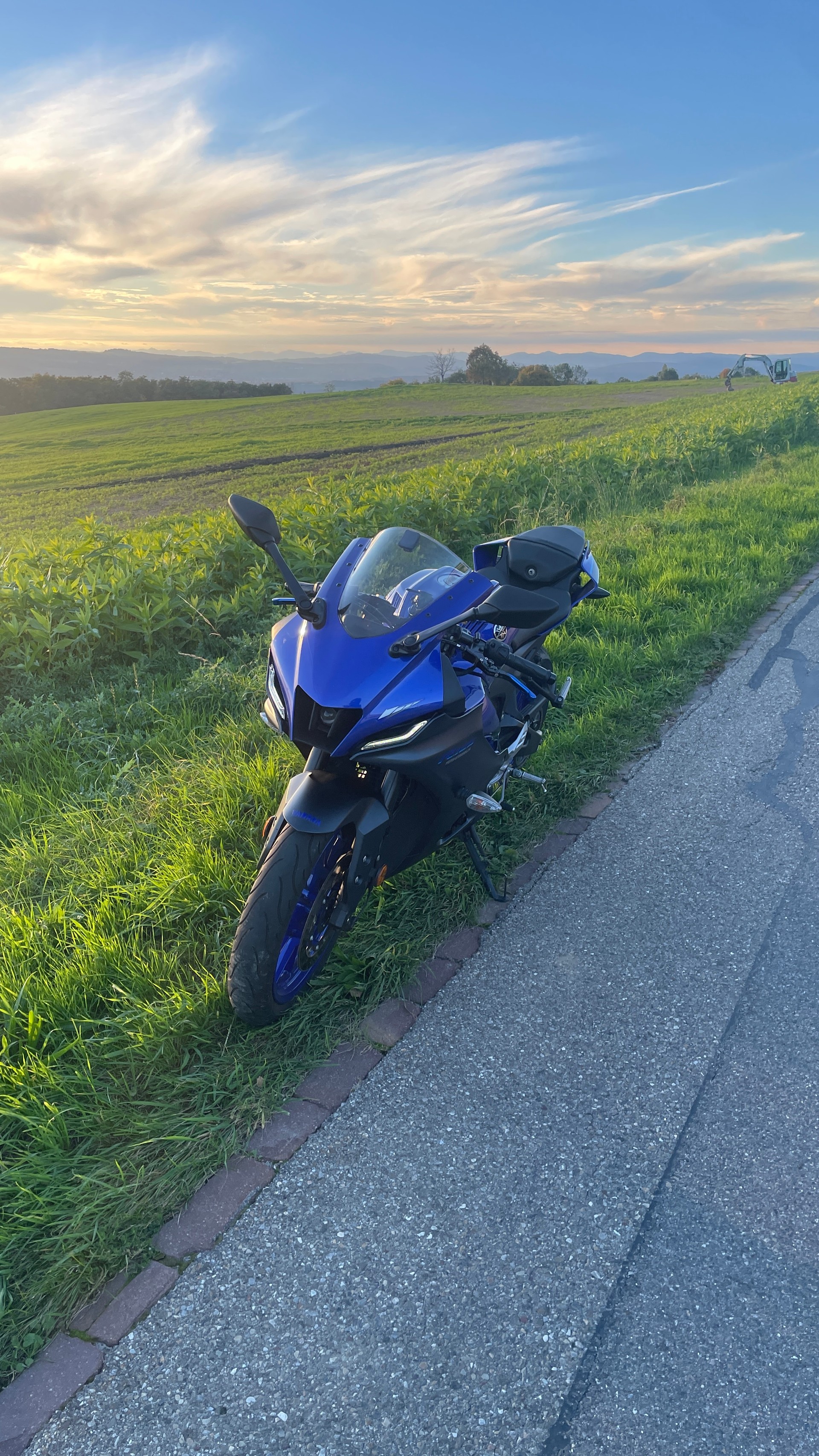 YAMAHA YZF-R 125 ABS-image-2