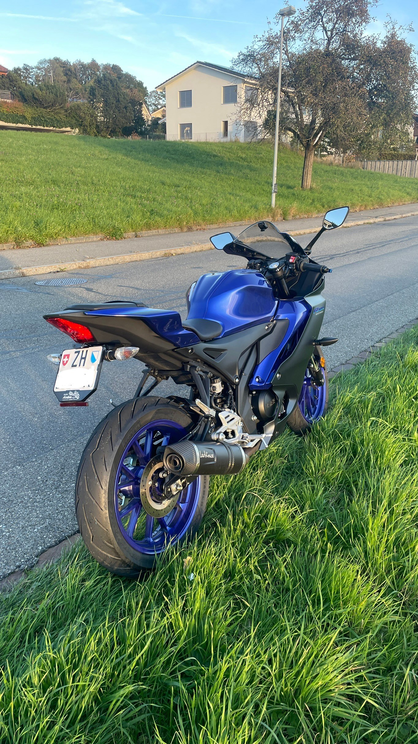 YAMAHA YZF-R 125 ABS-image-0