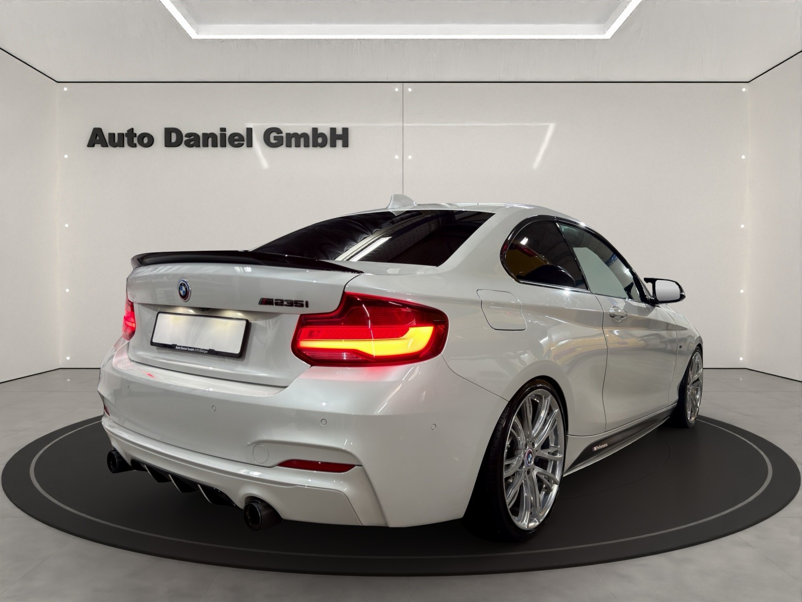 BMW M235i Steptronic / M-Performance-image-5