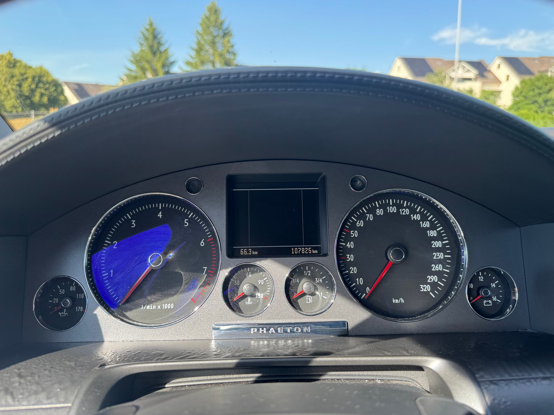 VW Phaeton 6.0 W12 4Motion-image-13