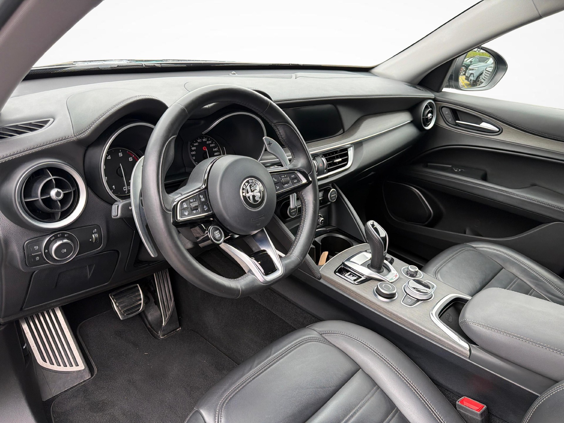 ALFA ROMEO Stelvio 2.0 Q4 280 Ti-showroom-element-3