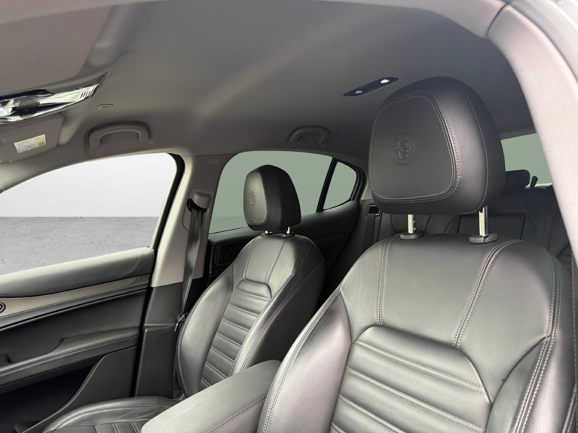 ALFA ROMEO Stelvio 2.0 Q4 280 Ti-showroom-element-2