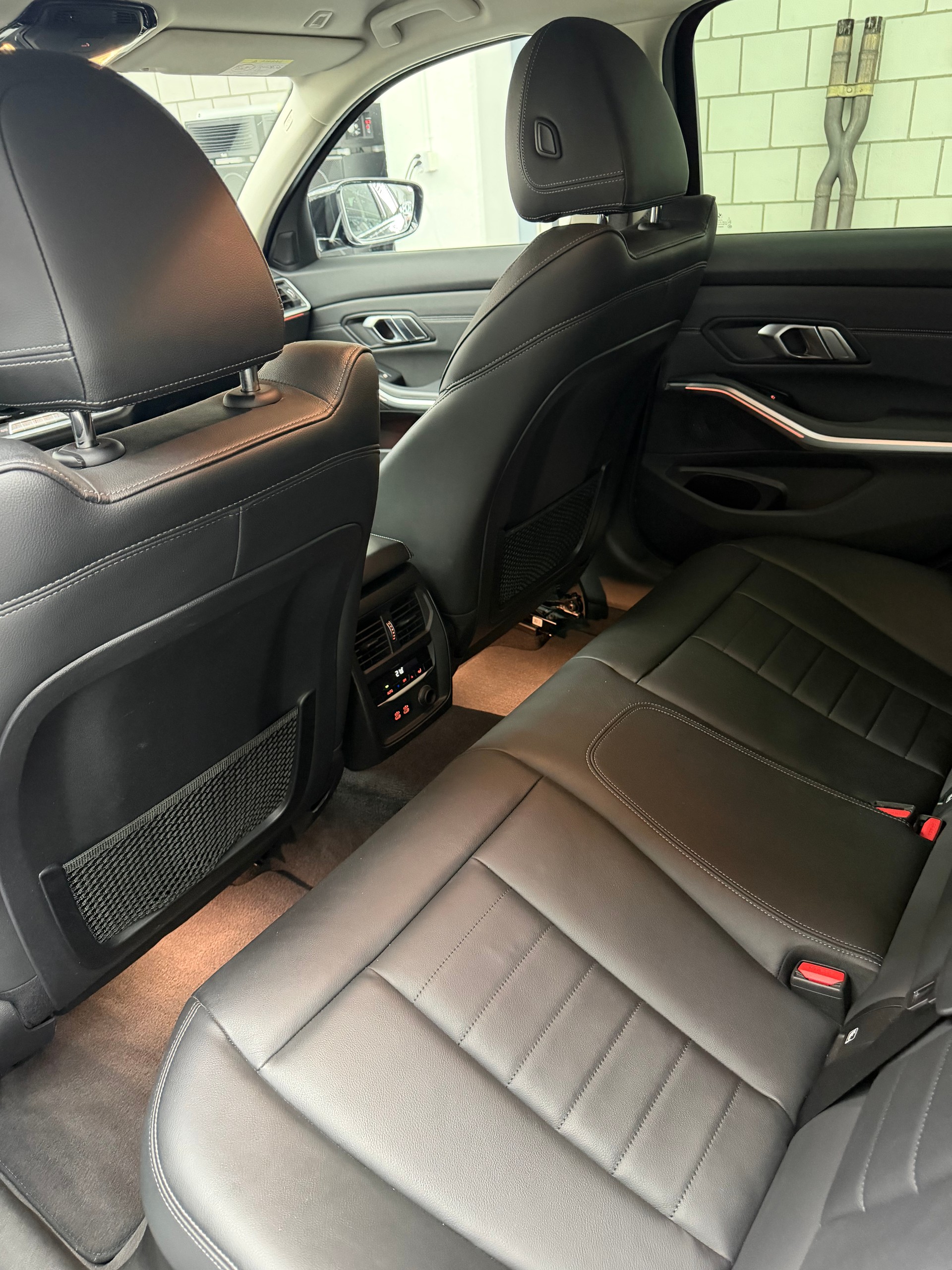 BMW 320d xDrive 48V Touring Sport Line Steptronic-image-24