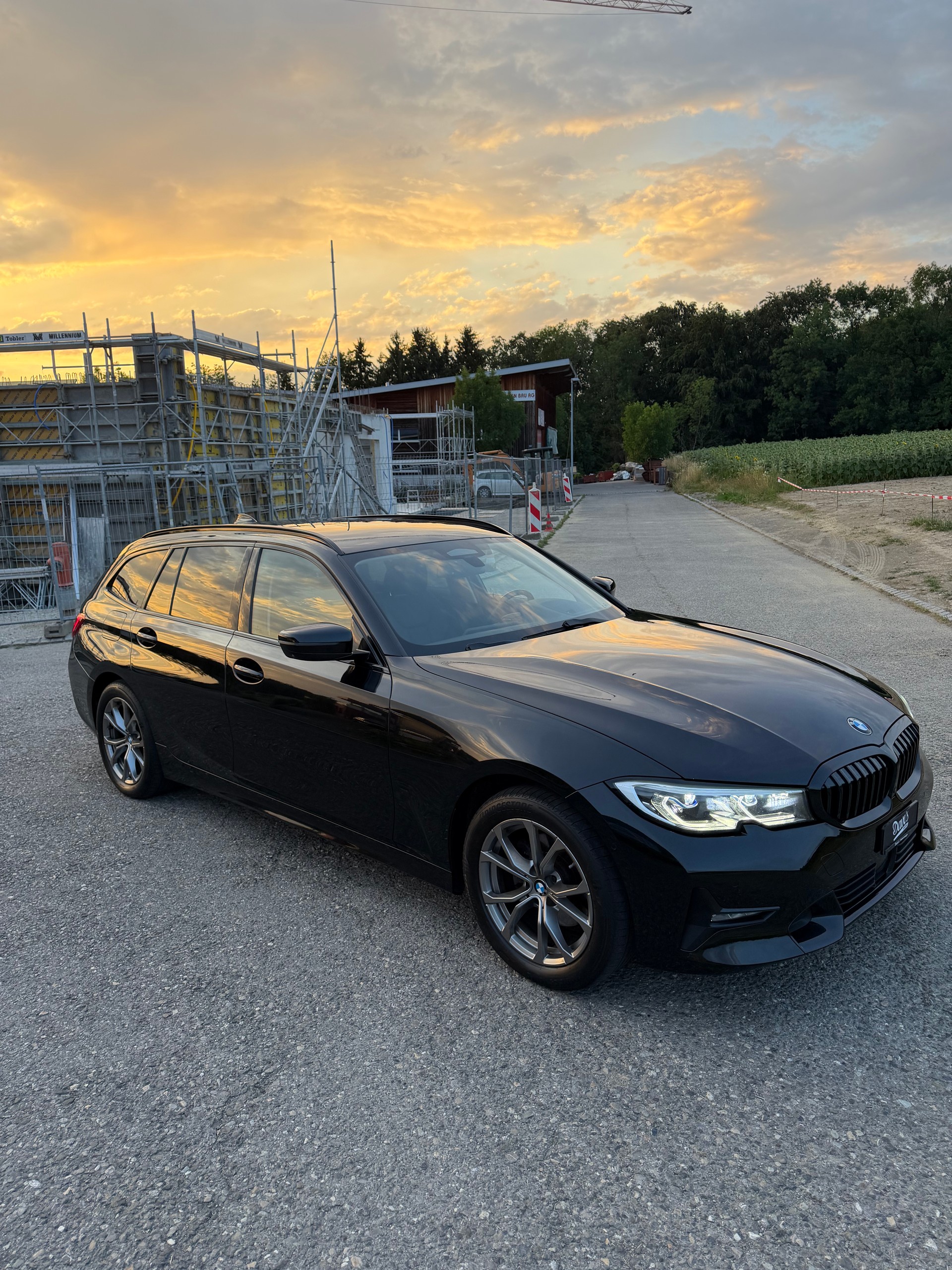 BMW 320d xDrive 48V Touring Sport Line Steptronic-image-6