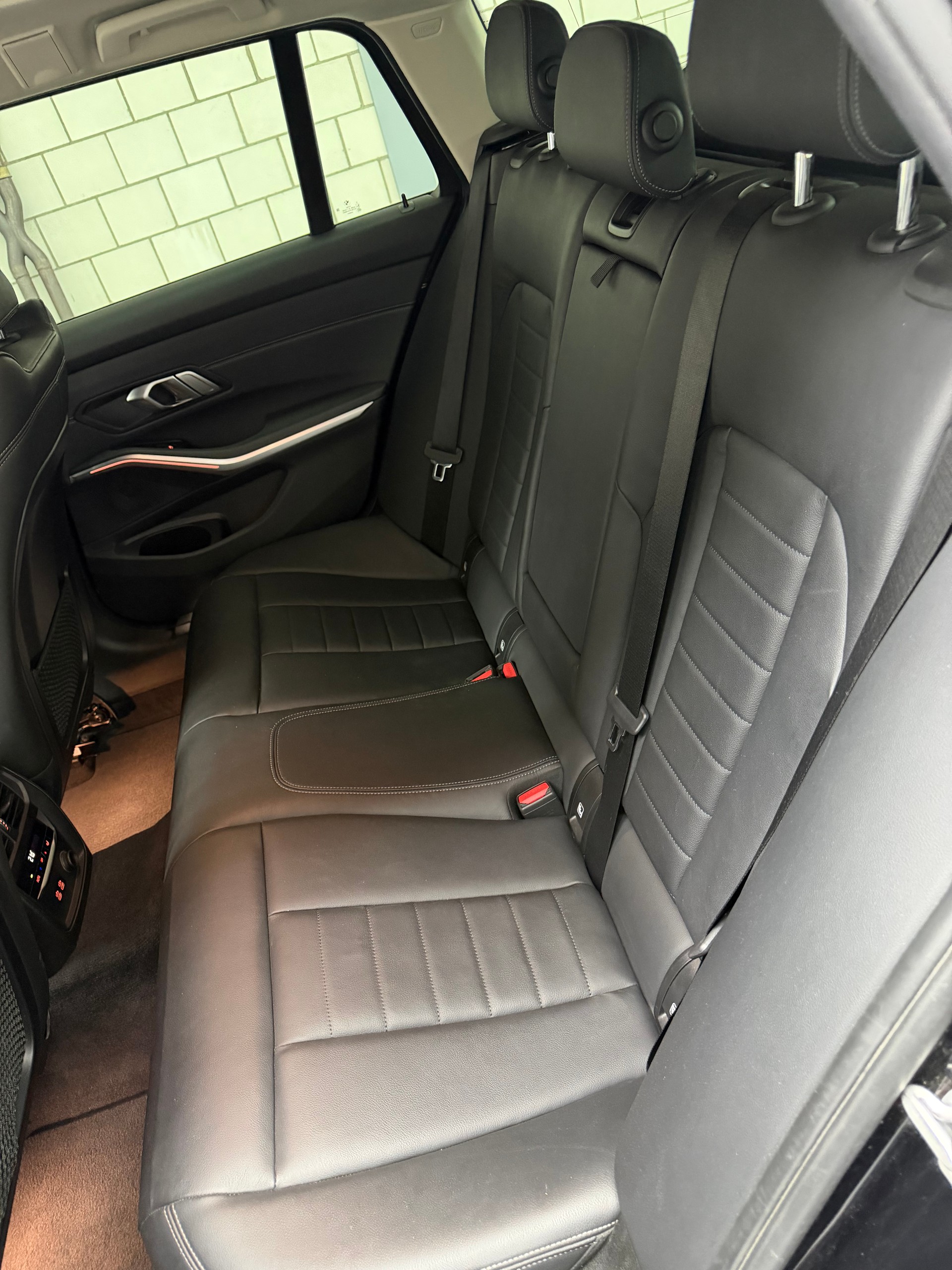 BMW 320d xDrive 48V Touring Sport Line Steptronic-image-23