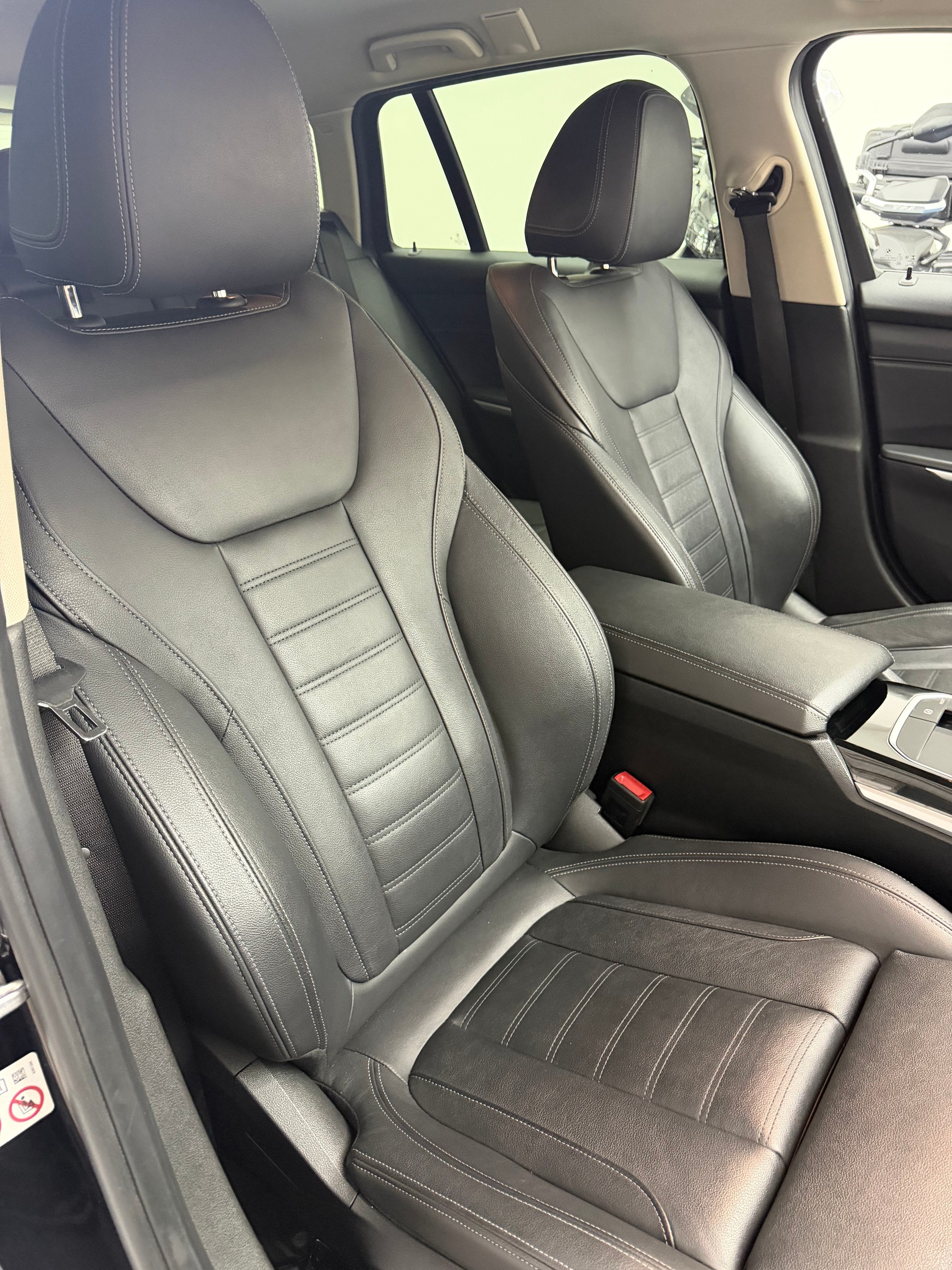 BMW 320d xDrive 48V Touring Sport Line Steptronic-image-11