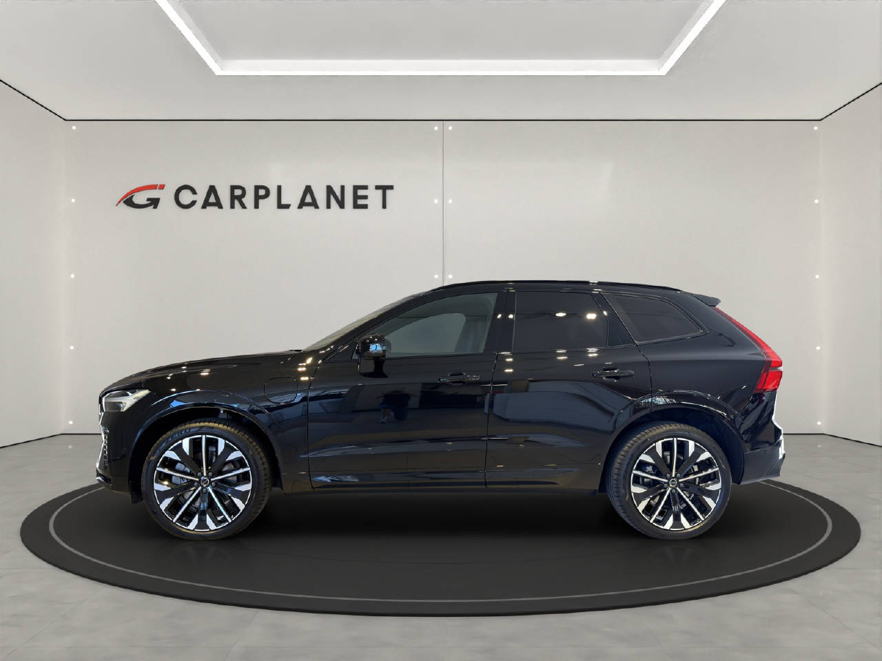 VOLVO XC60 2.0 T6 TE Ultra Dark eAWD-showroom-element-1