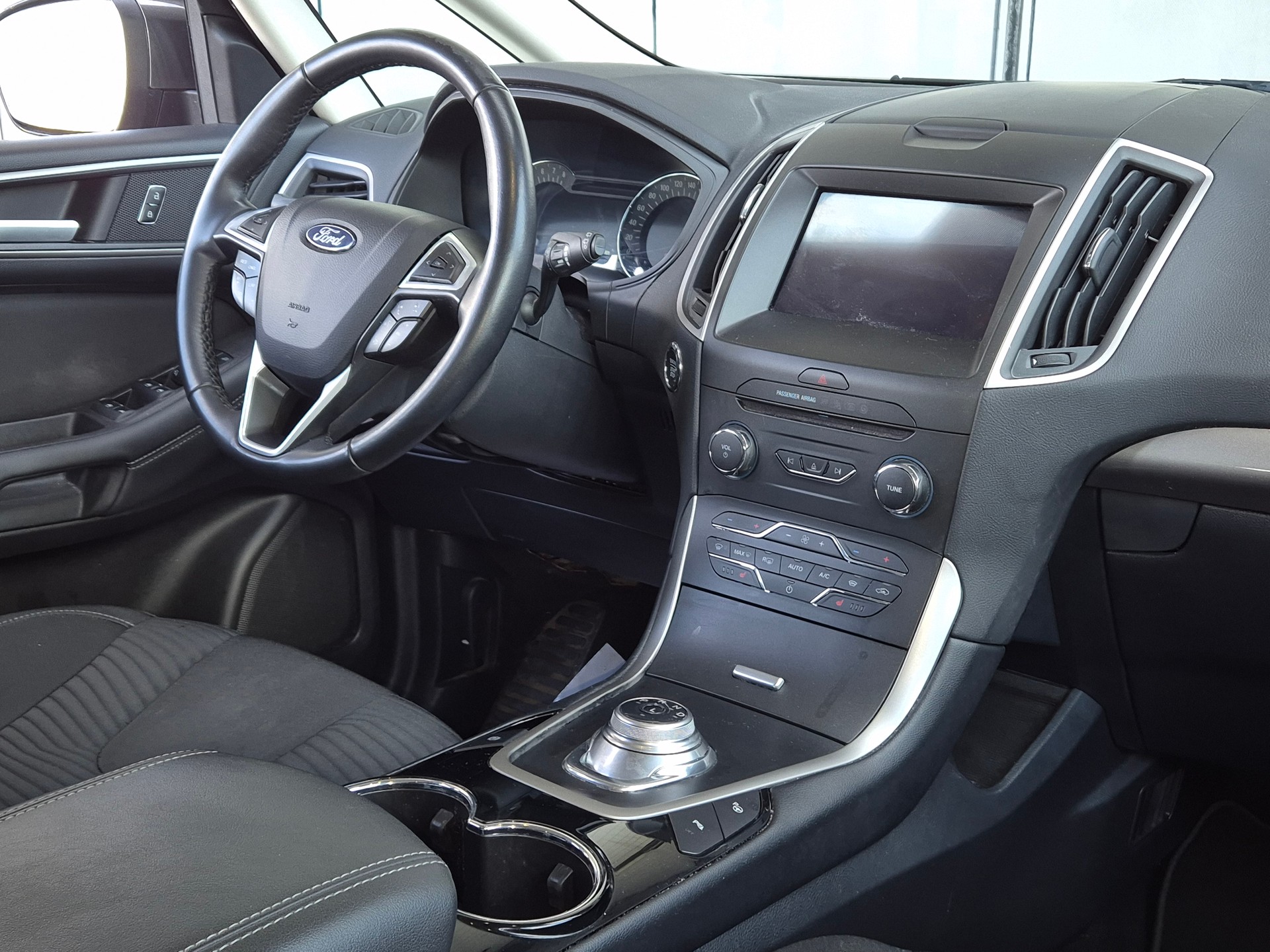 FORD S-Max 2.5 FHEV Trend-image-12