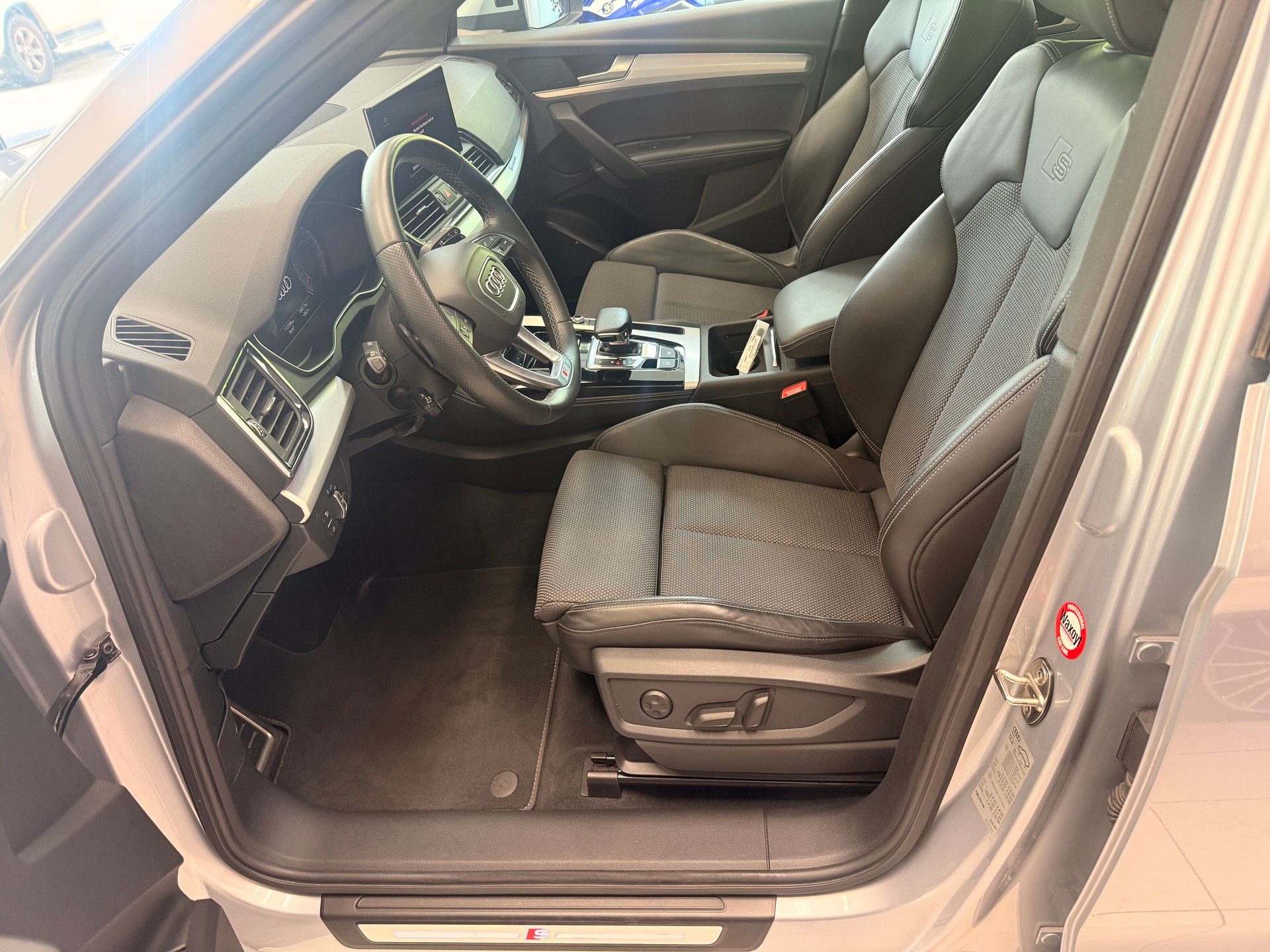AUDI Q5 2.0 40 TDI (Facelift) S Line quattro S-Tronic-image-3