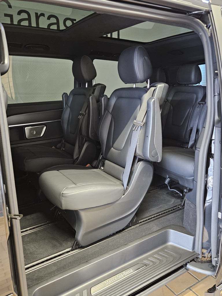 MERCEDES-BENZ V 300 d 4Matic Swiss Edition lang Van-image-12