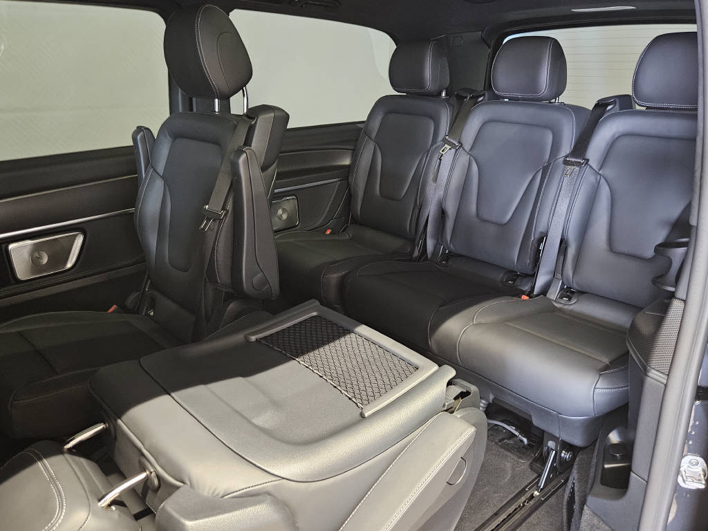 MERCEDES-BENZ V 300 d 4Matic Swiss Edition lang Van-image-14