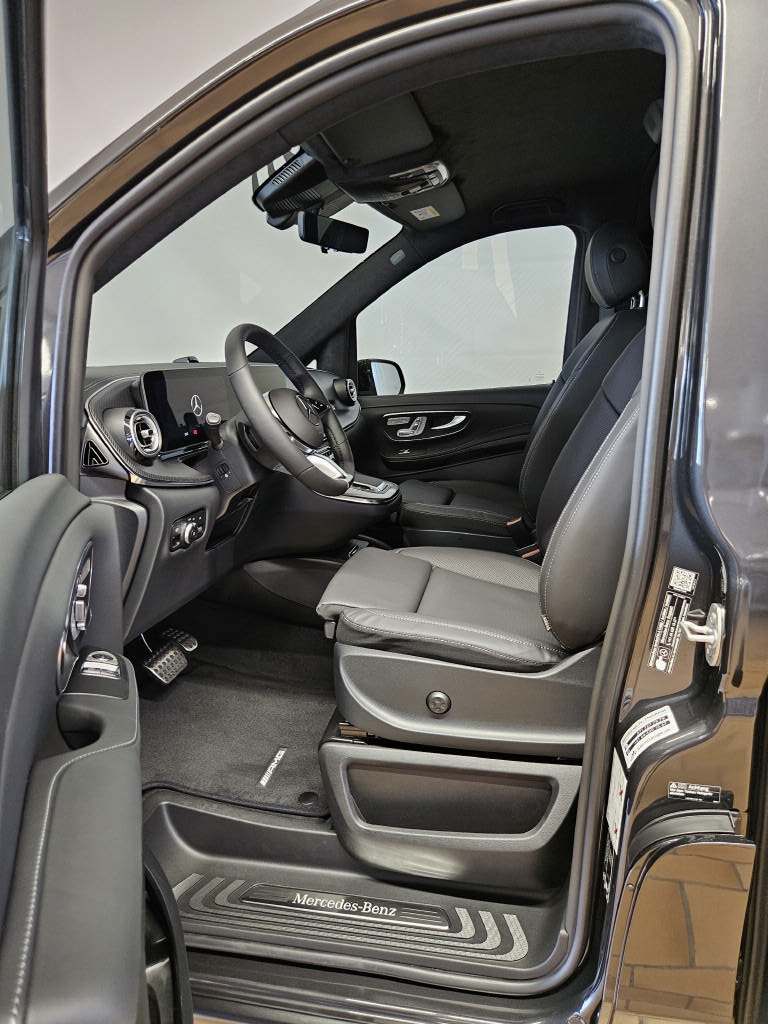 MERCEDES-BENZ V 300 d 4Matic Swiss Edition lang Van-image-6