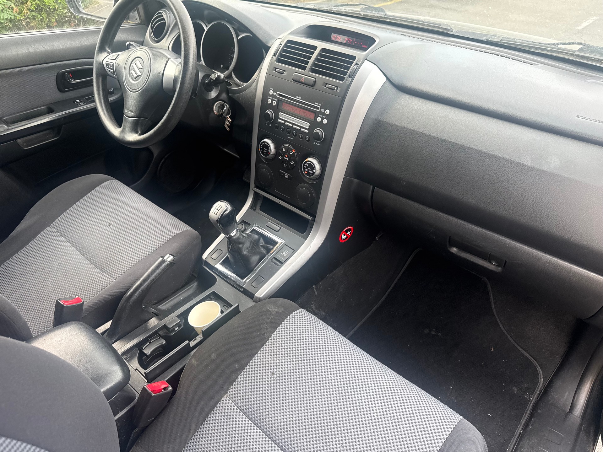SUZUKI Grand Vitara 1.6 16V GL-image-9