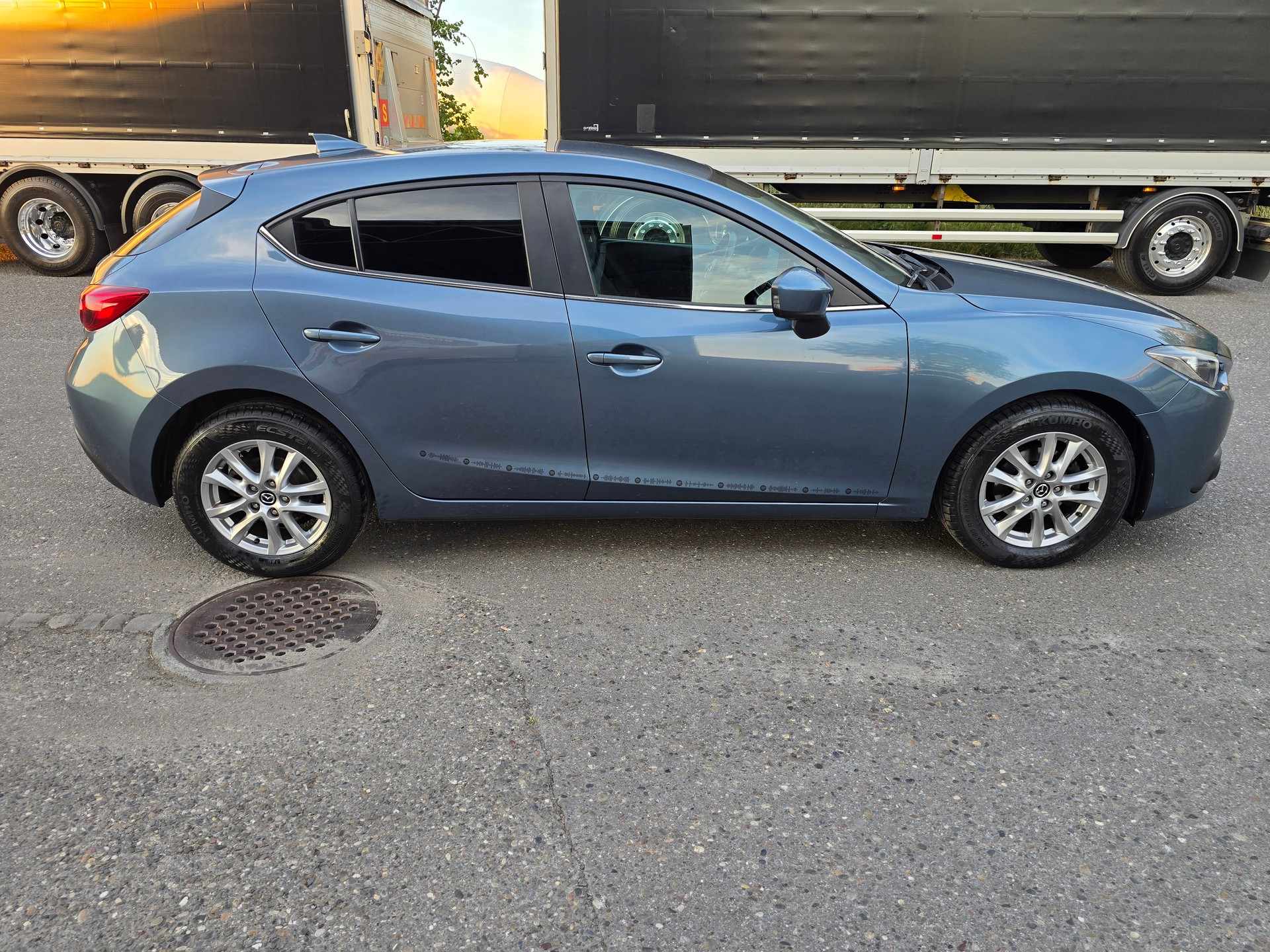 MAZDA 3 SKYACTIV-G 100 Ambition Plus-image-8