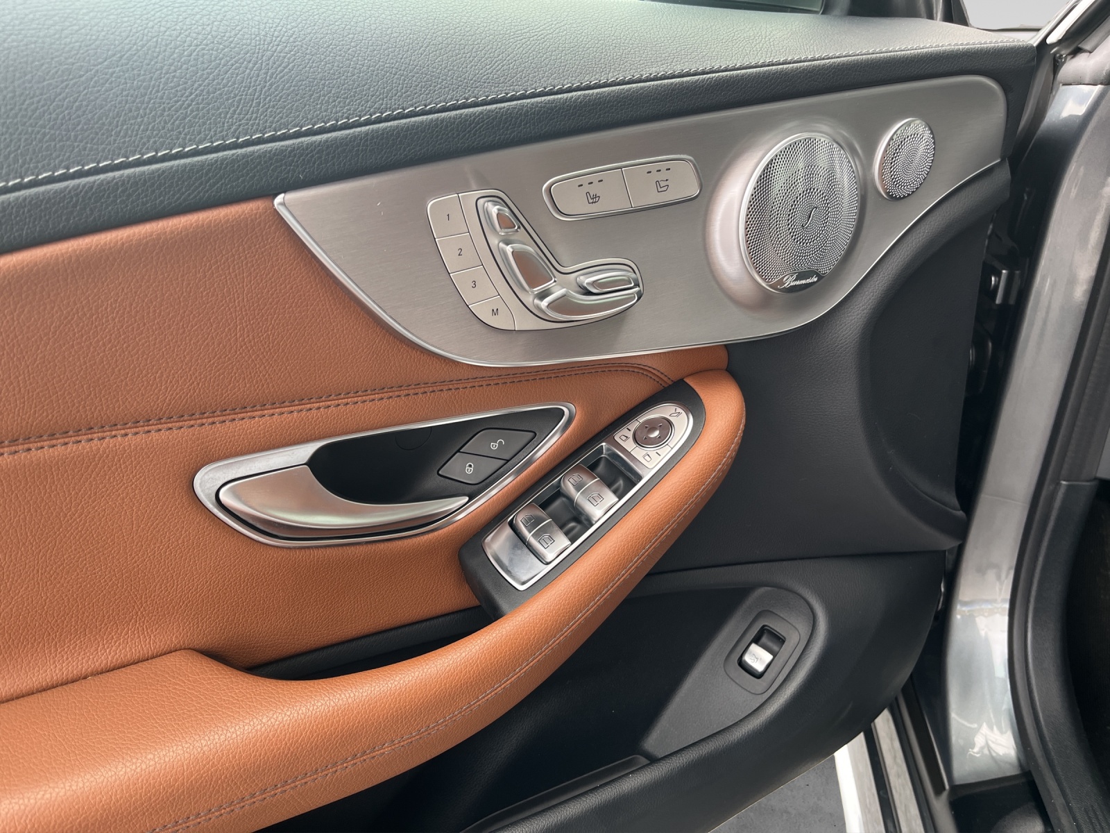 MERCEDES-BENZ C 400 Cabriolet AMG Line 4Matic 9G-Tronig-image-10