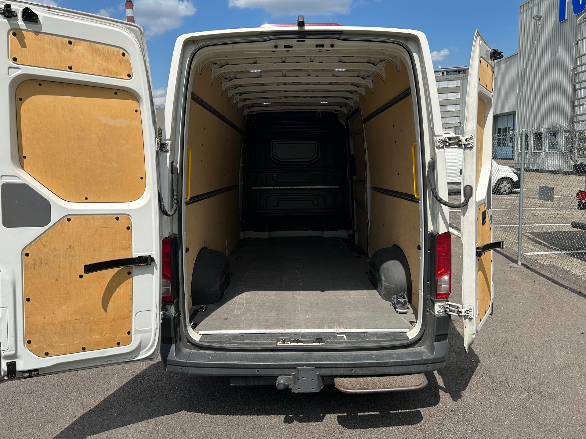 MAN TGE 3.180 Lang A-image-4