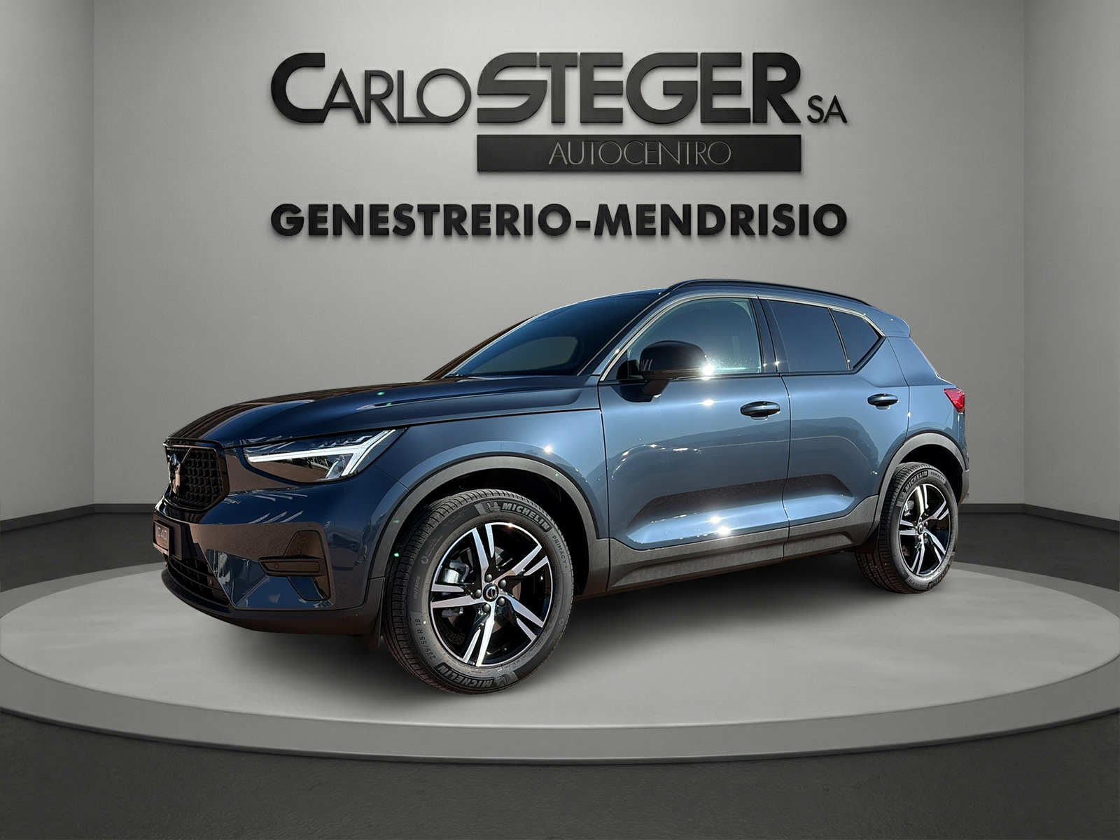 VOLVO XC40 B3 Benzin Mild Hybrid Plus Dark DCT