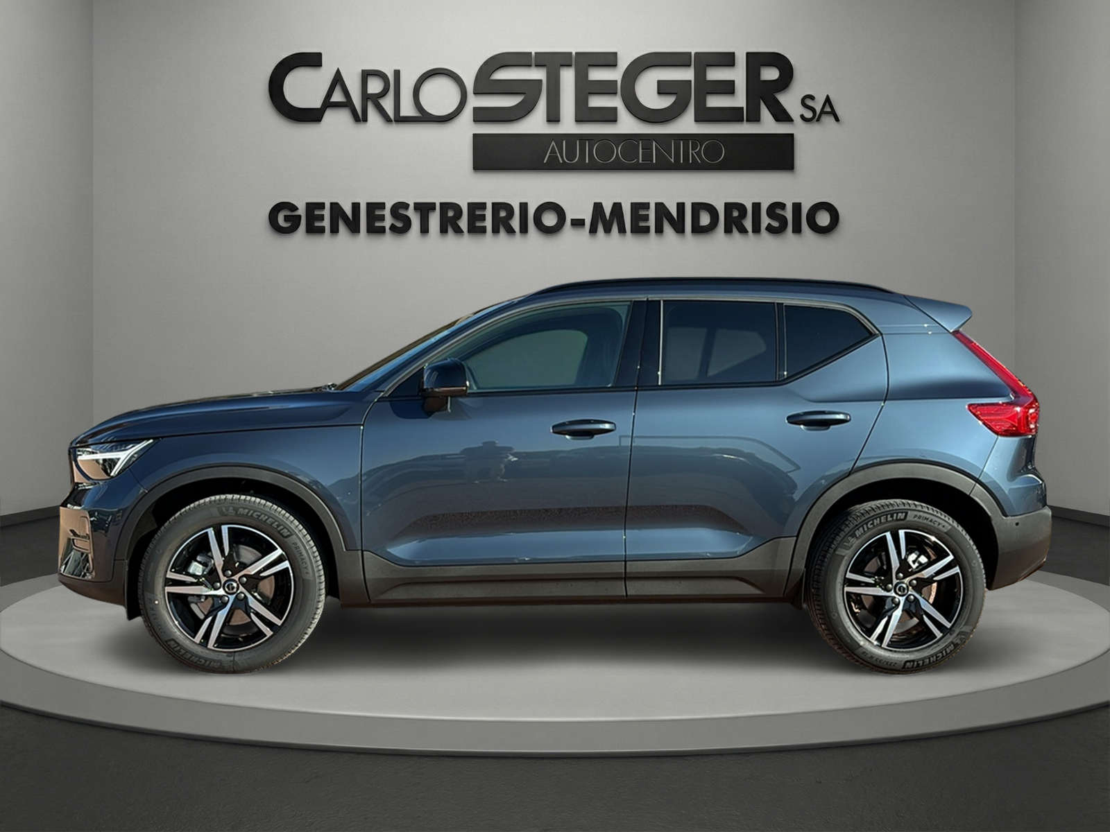 VOLVO XC40 B3 Benzin Mild Hybrid Plus Dark DCT-showroom-element-3
