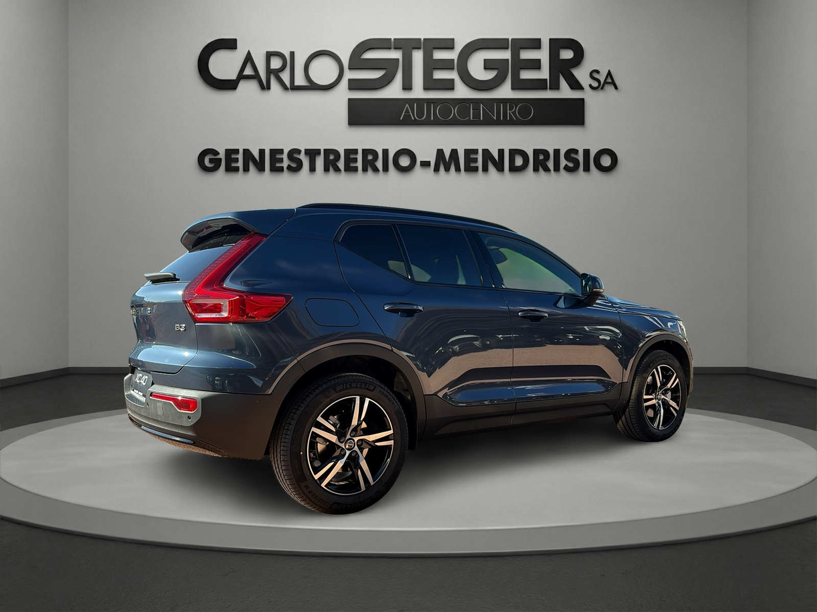 VOLVO XC40 B3 Benzin Mild Hybrid Plus Dark DCT-image-13