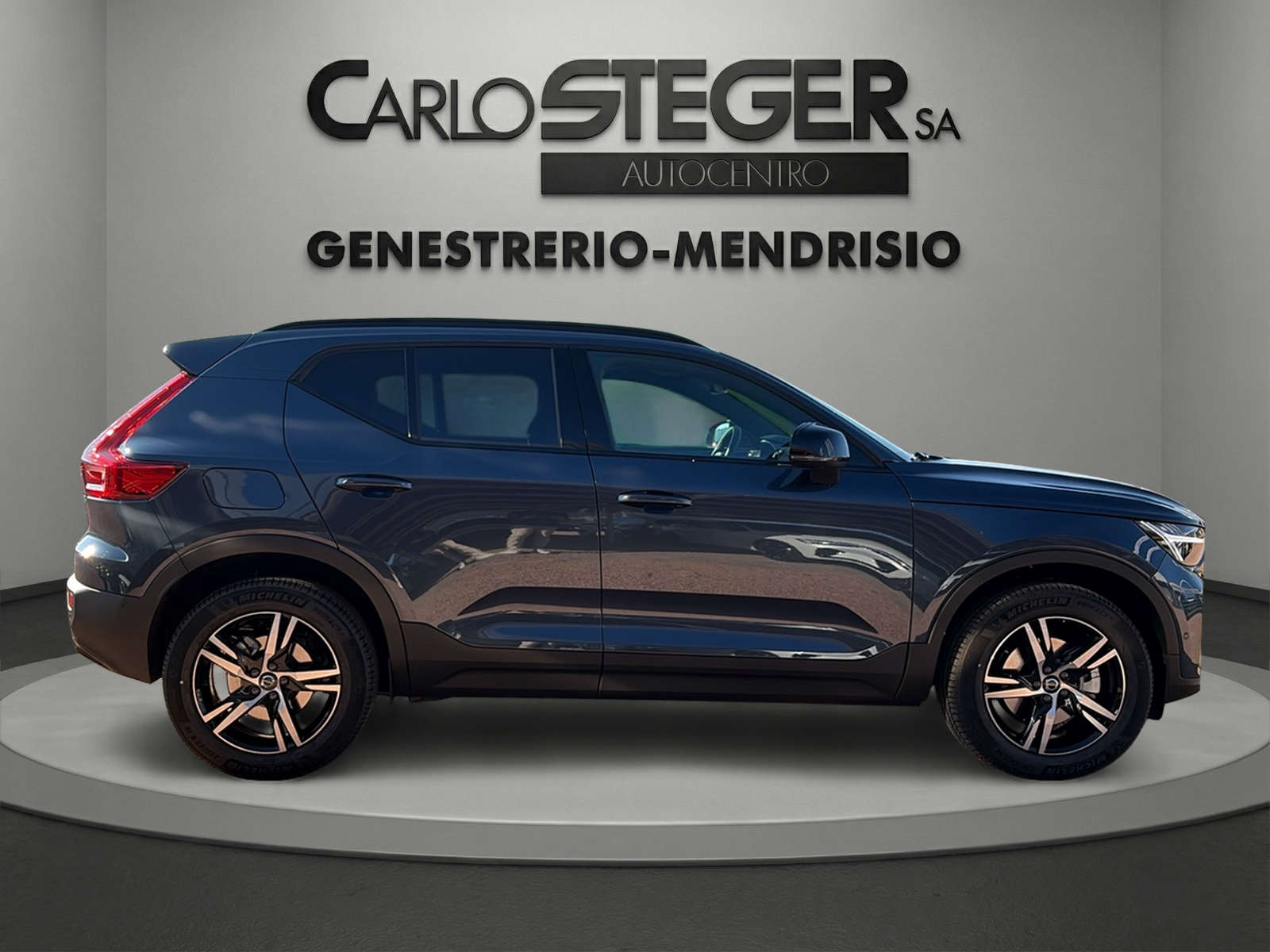 VOLVO XC40 B3 Benzin Mild Hybrid Plus Dark DCT-image-14