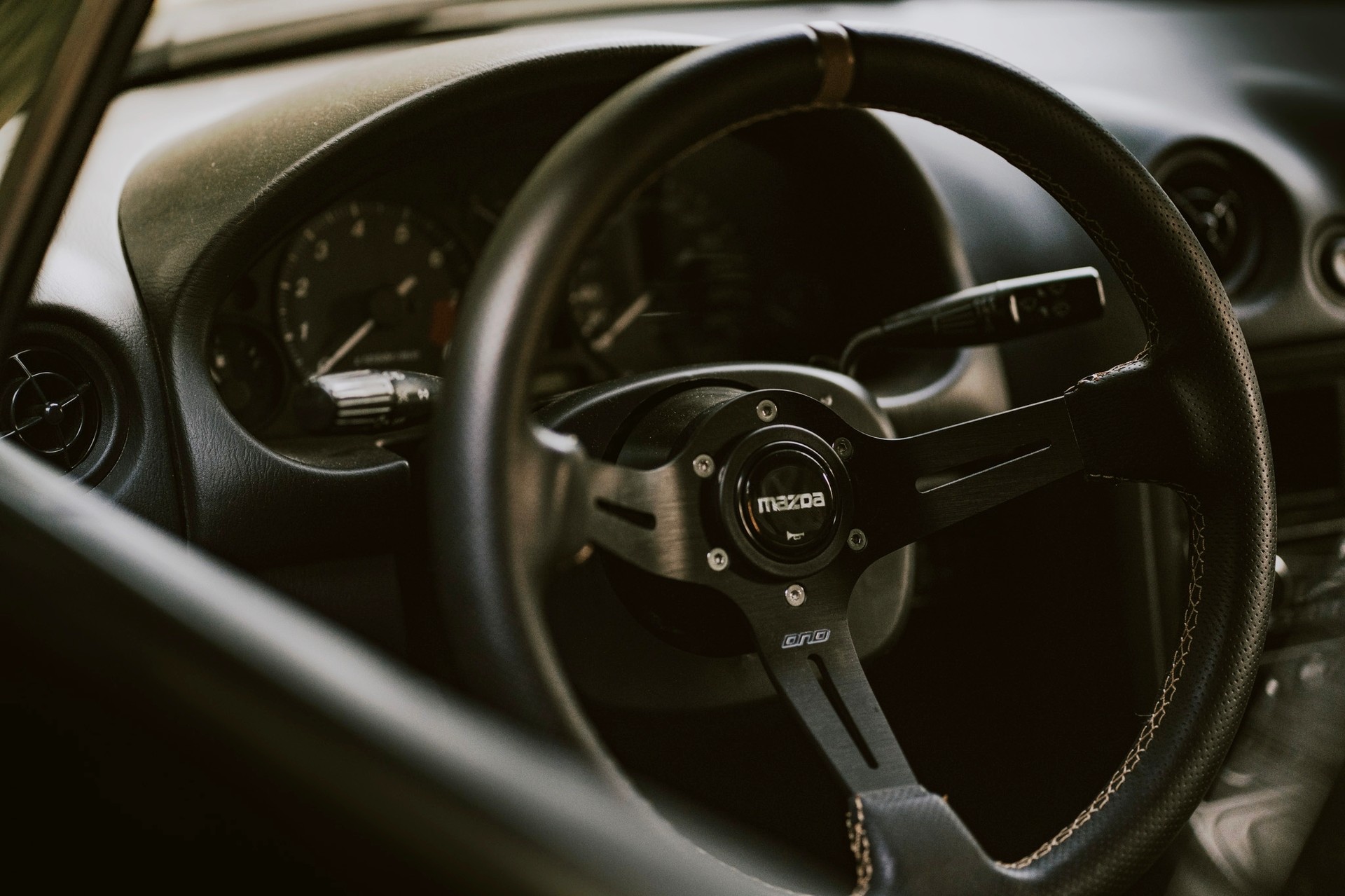 MAZDA 1.8i-16V Youngster-image-1