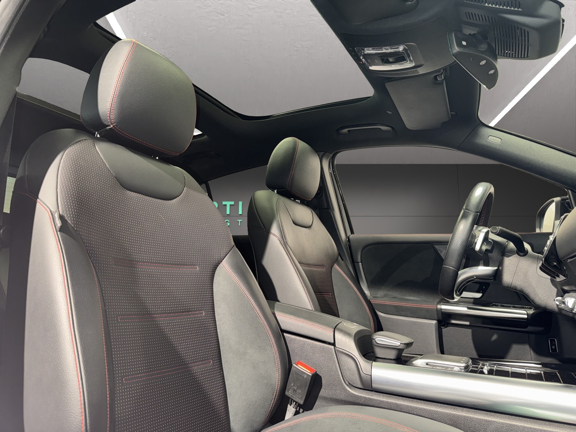 MERCEDES-BENZ GLA 250 Style 4matic-image-19