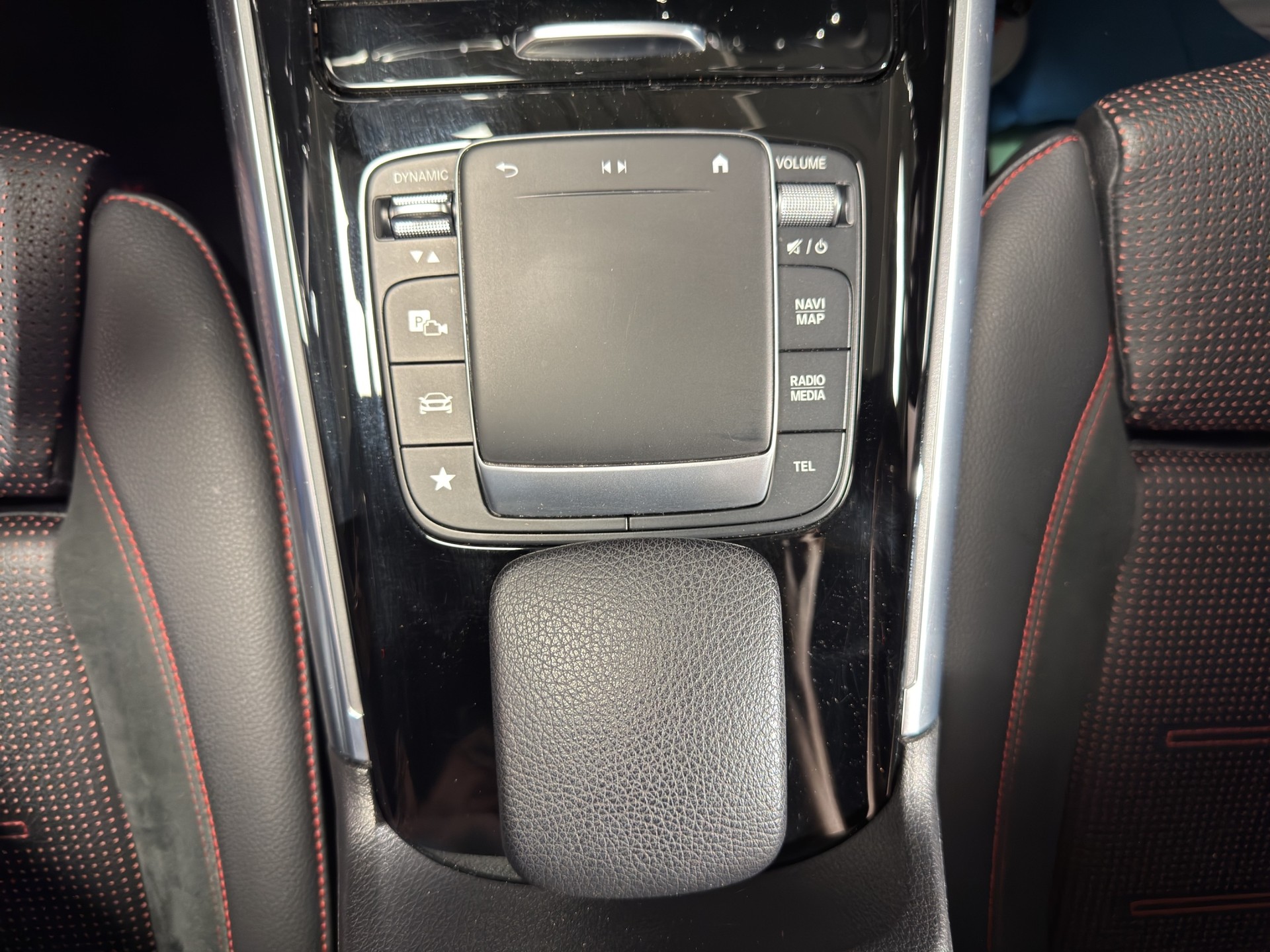 MERCEDES-BENZ GLA 250 Style 4matic-image-10
