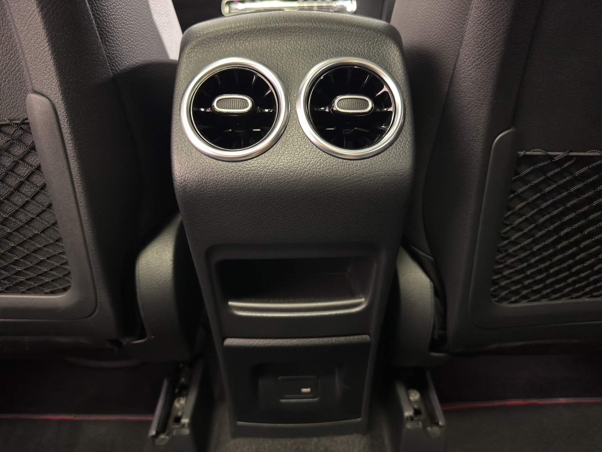 MERCEDES-BENZ GLA 250 Style 4matic-image-9