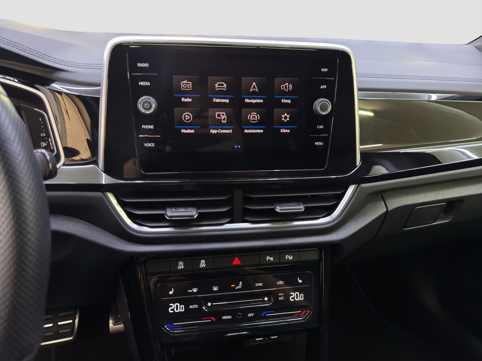 VW T-Roc 2.0 TSI R DSG 4Motion-image-9
