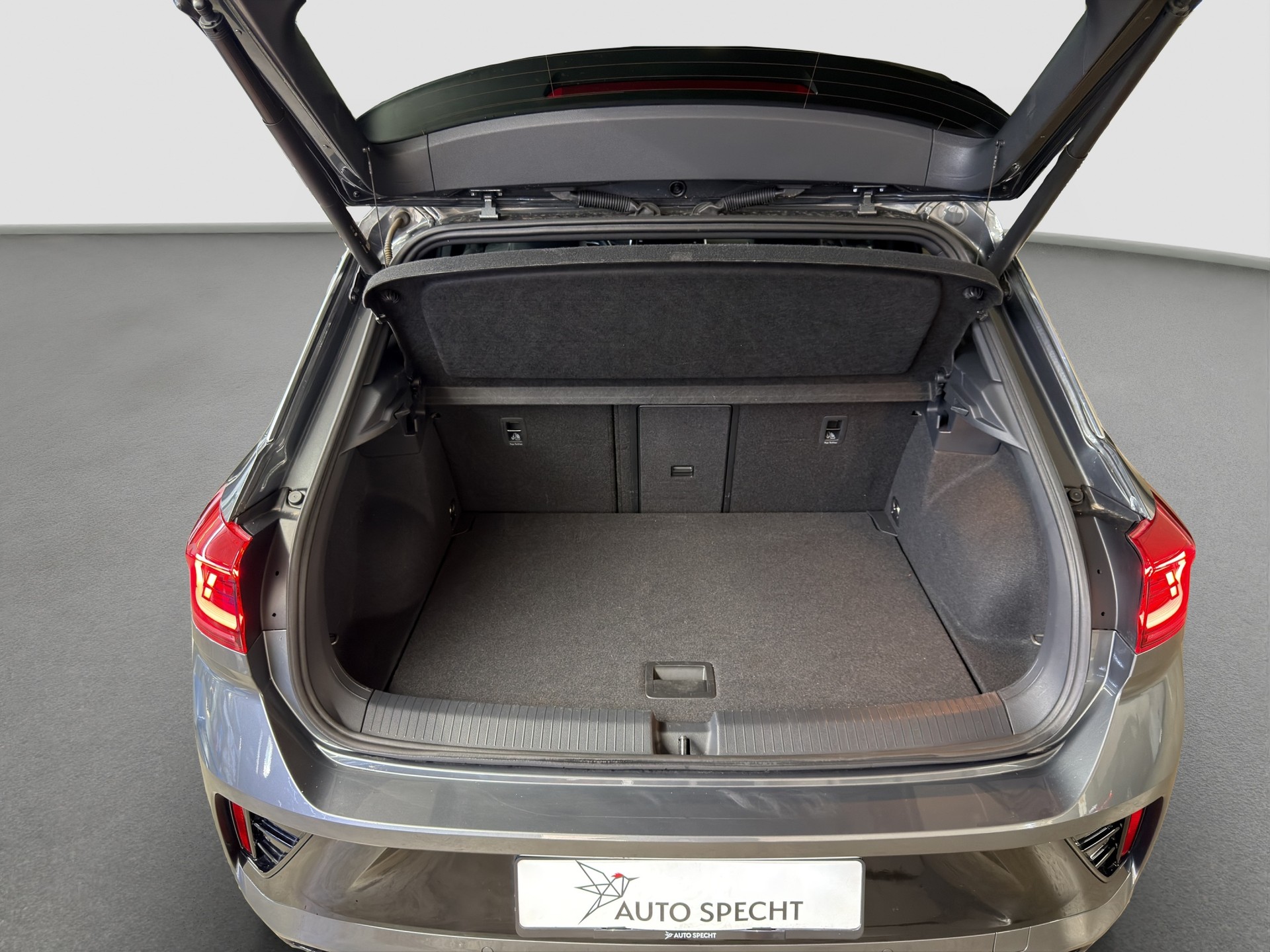 VW T-Roc 2.0 TSI R DSG 4Motion-image-32
