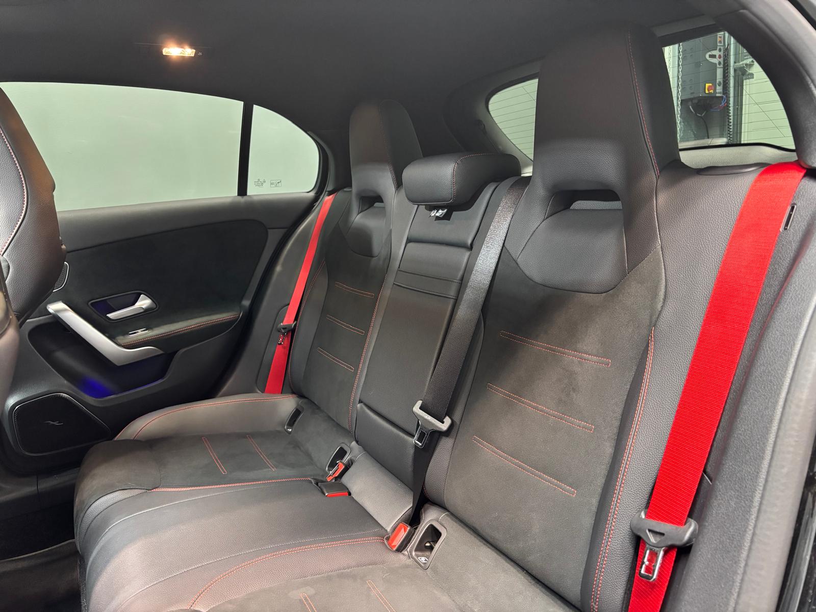 MERCEDES-BENZ A 35 AMG 4Matic Speedshift - Toit ouvrant-image-13