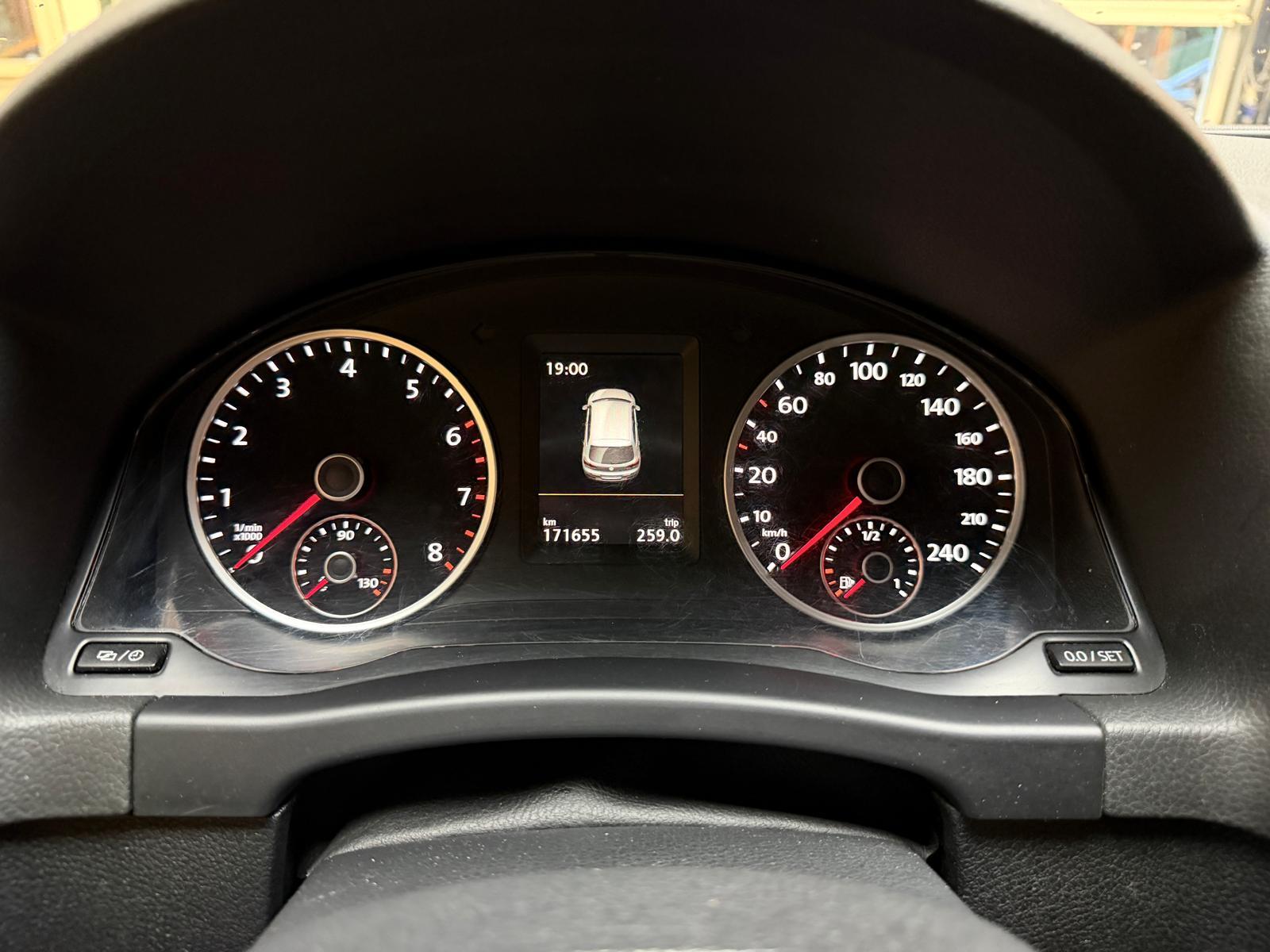 VW Tiguan 2.0 TSI 180 Cup R-Line DSG-image-21