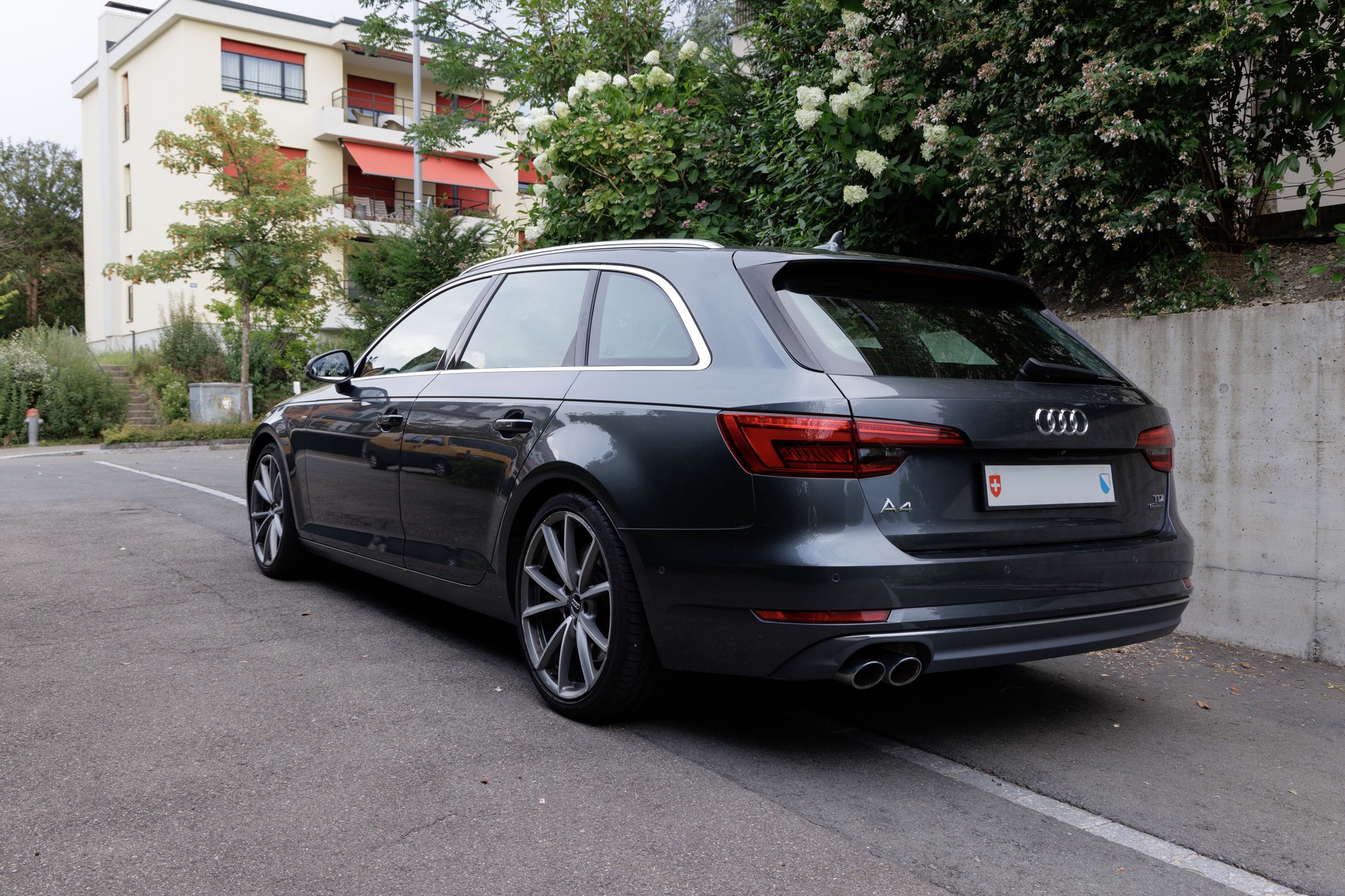 AUDI A4 3.0 Sport quattro - Vollausstattung-image-2