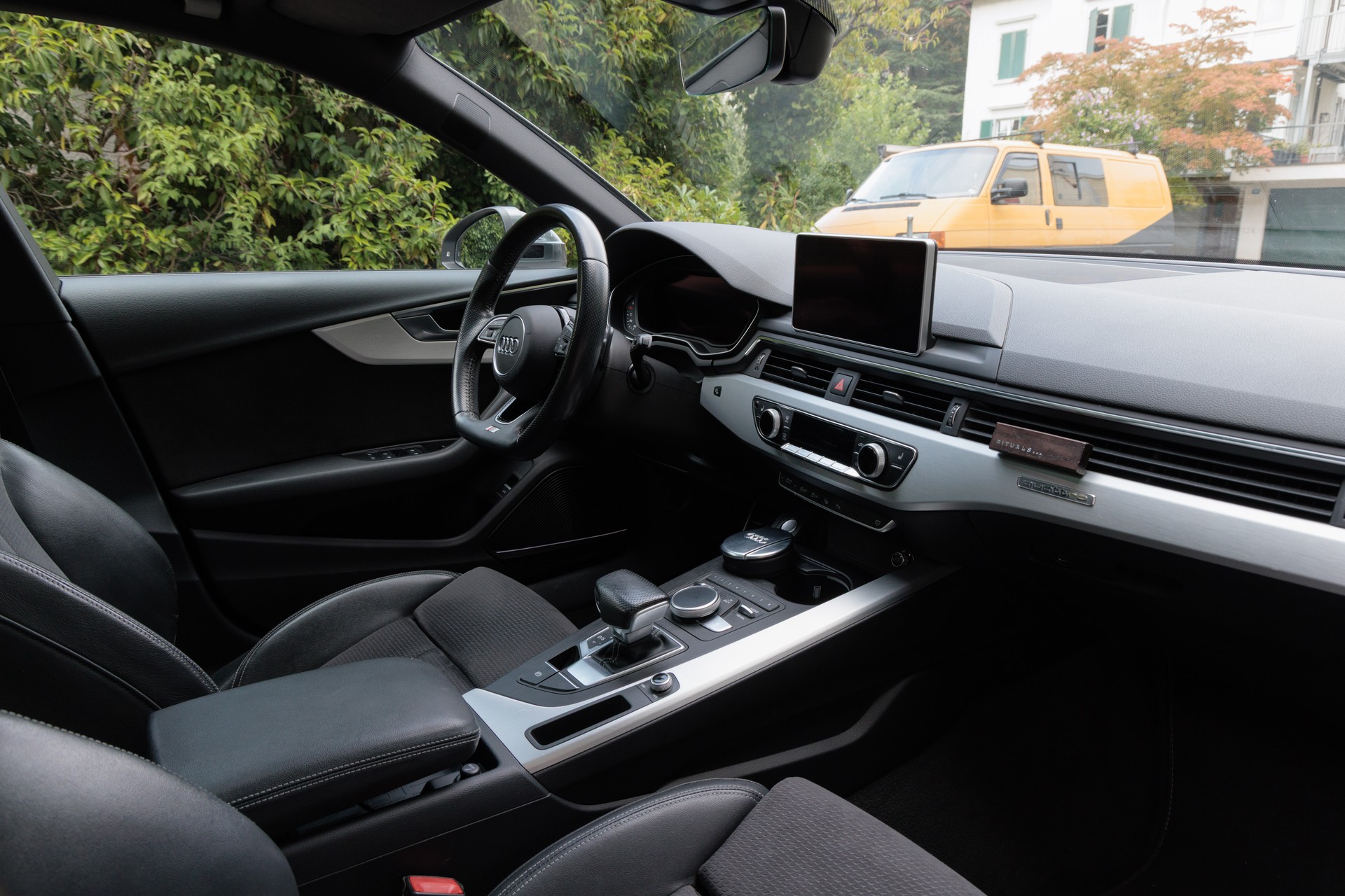 AUDI A4 3.0 Sport quattro - Vollausstattung-image-10