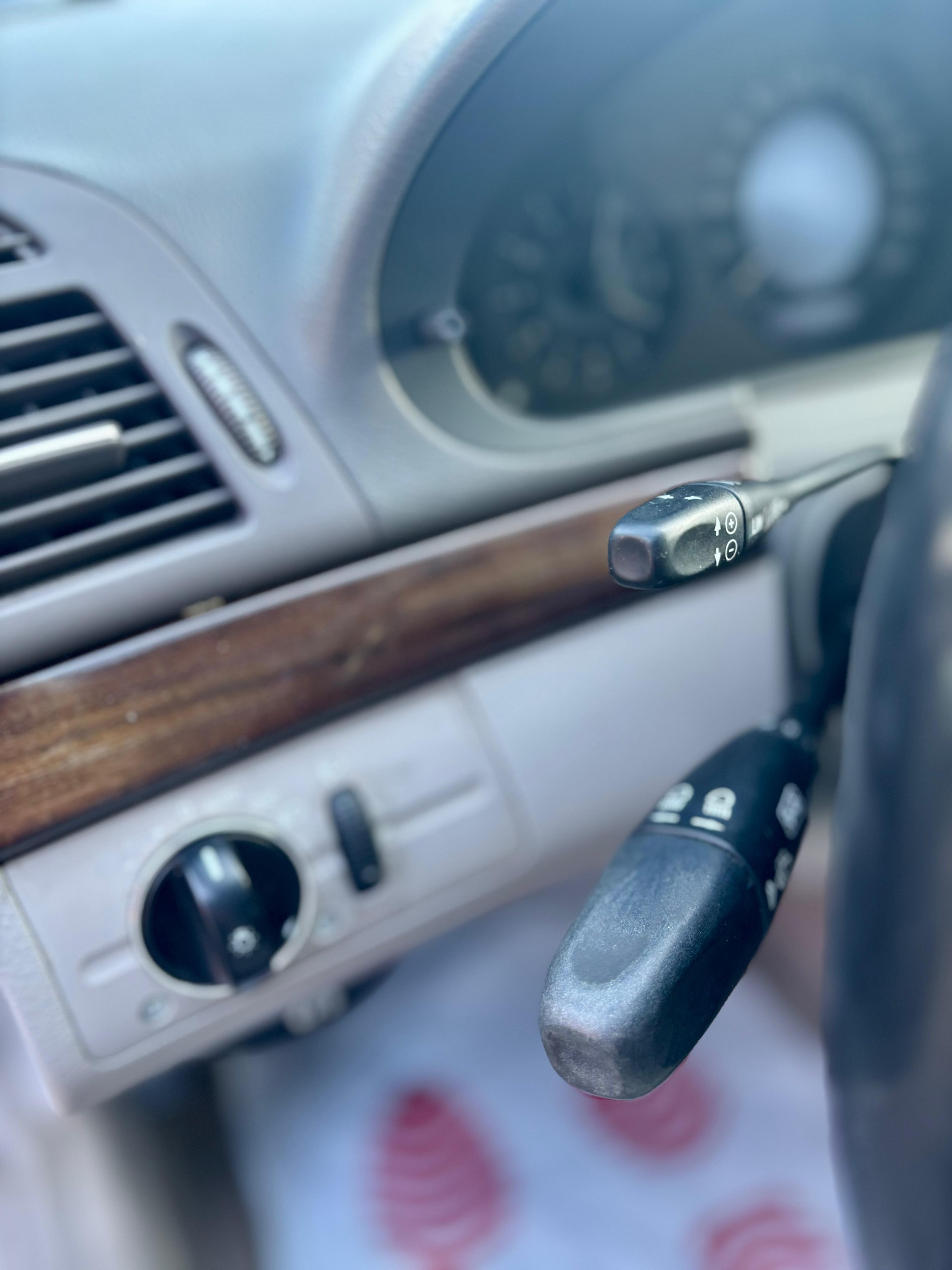 MERCEDES-BENZ E 320 CDI Avantgarde Automatic-image-11