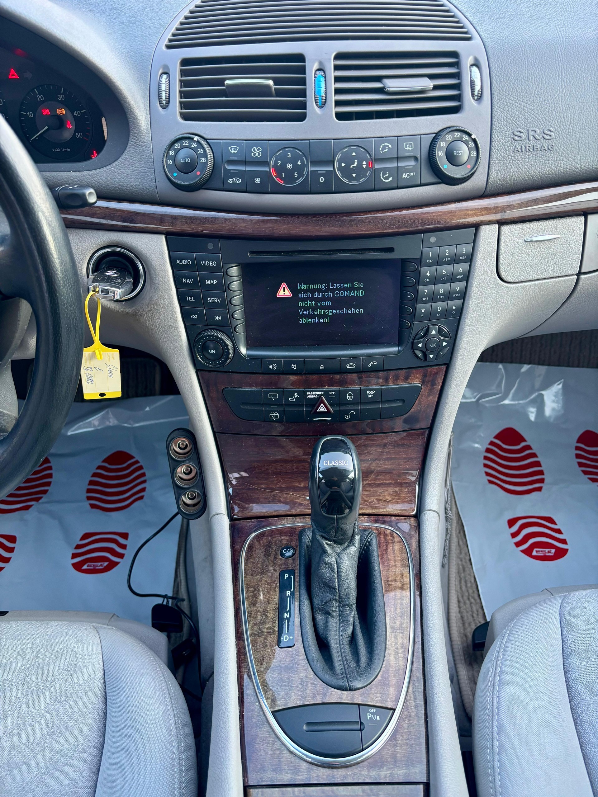 MERCEDES-BENZ E 320 CDI Avantgarde Automatic-image-9