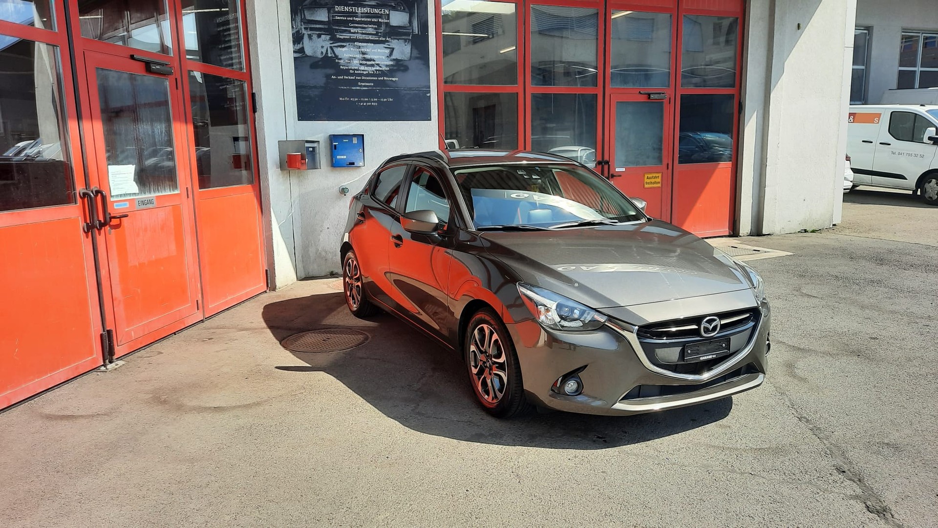 MAZDA 2 1.5i 16V Skyactiv-G Revolution-showroom-element-2