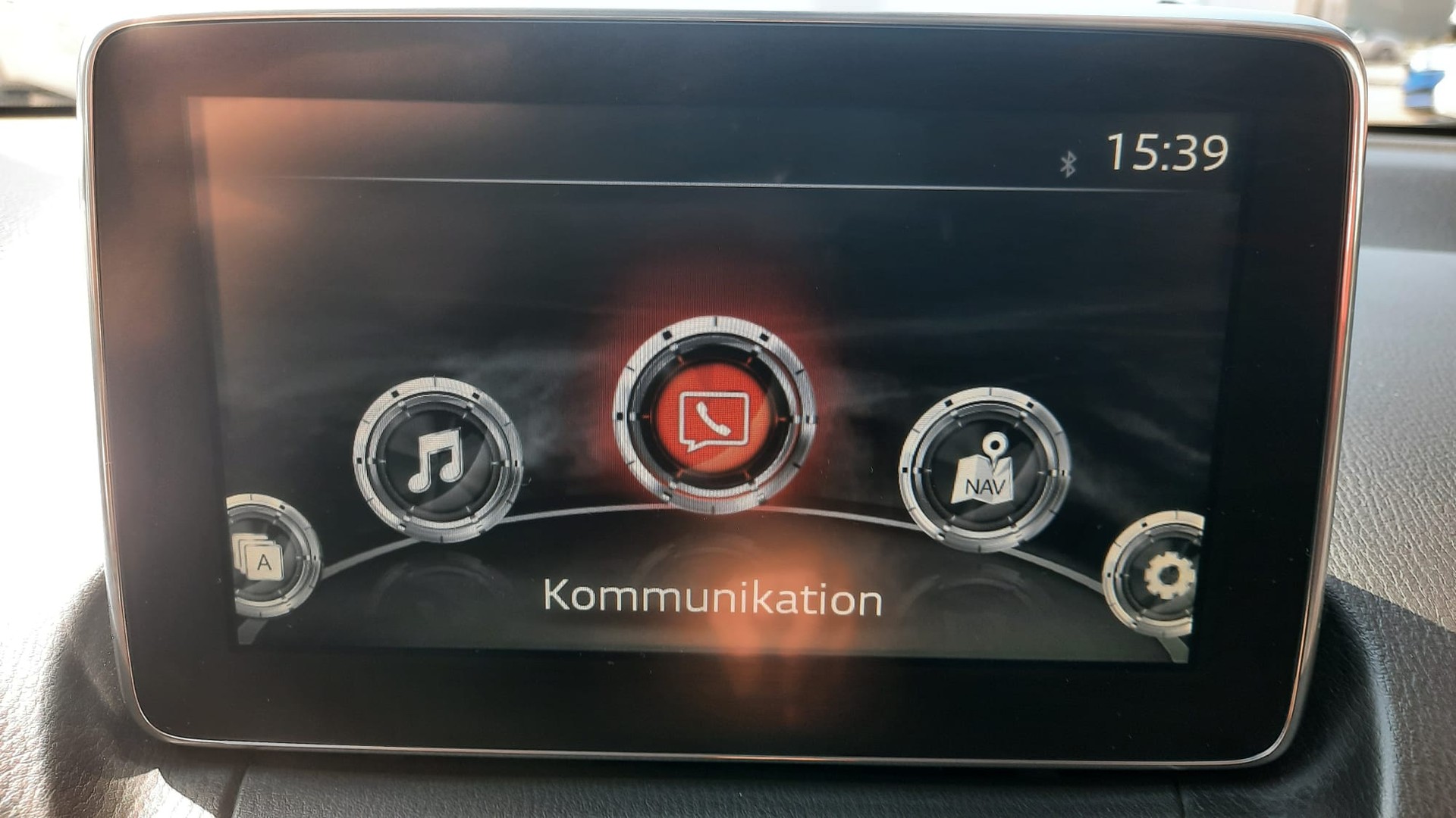MAZDA 2 1.5i 16V Skyactiv-G Revolution-image-13