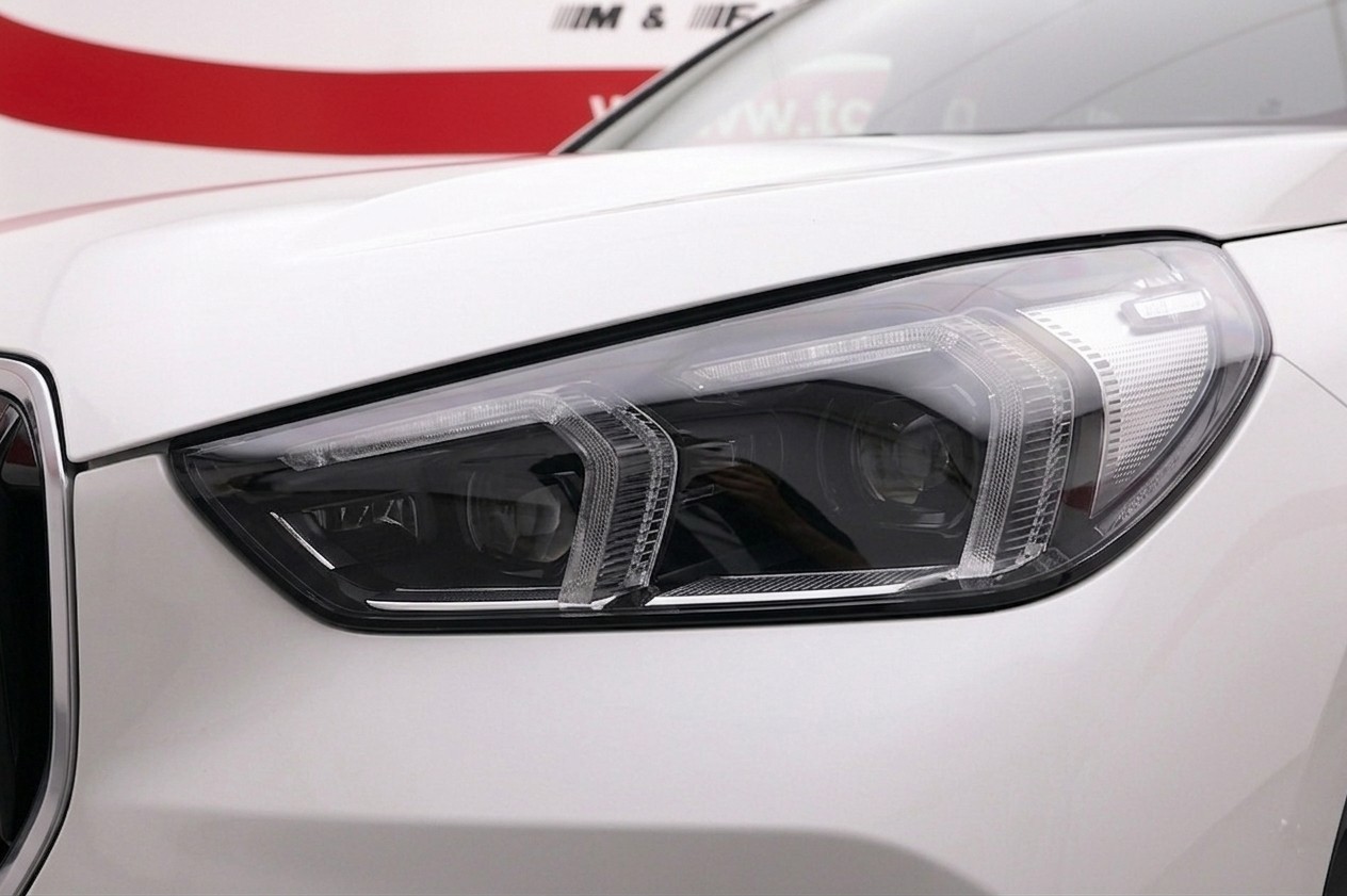 BMW X1 20d xDrive * CH FAHRZEUG *-image-22