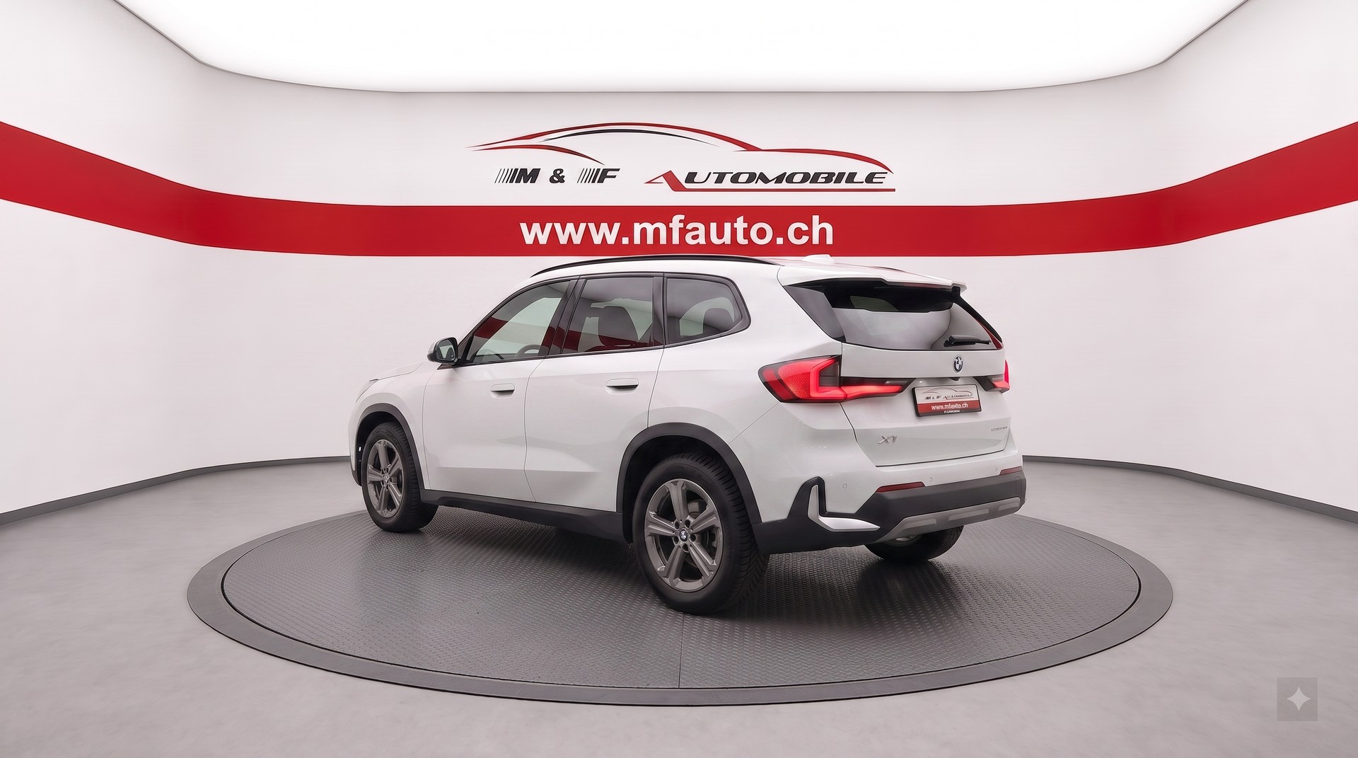 BMW X1 20d xDrive * CH FAHRZEUG *-image-4