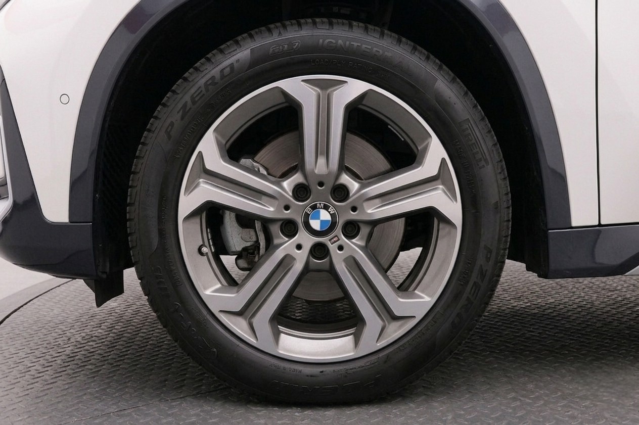 BMW X1 20d xDrive * CH FAHRZEUG *-image-23