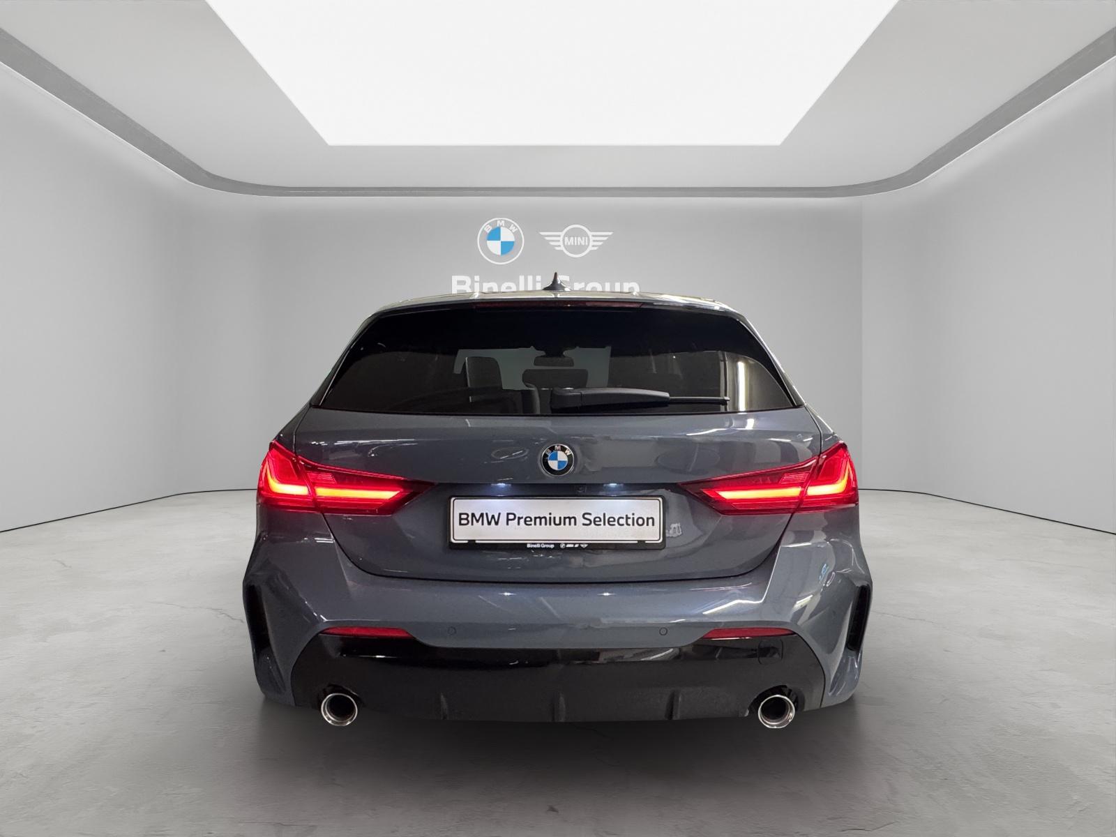 BMW 120d xDrive-showroom-element-3