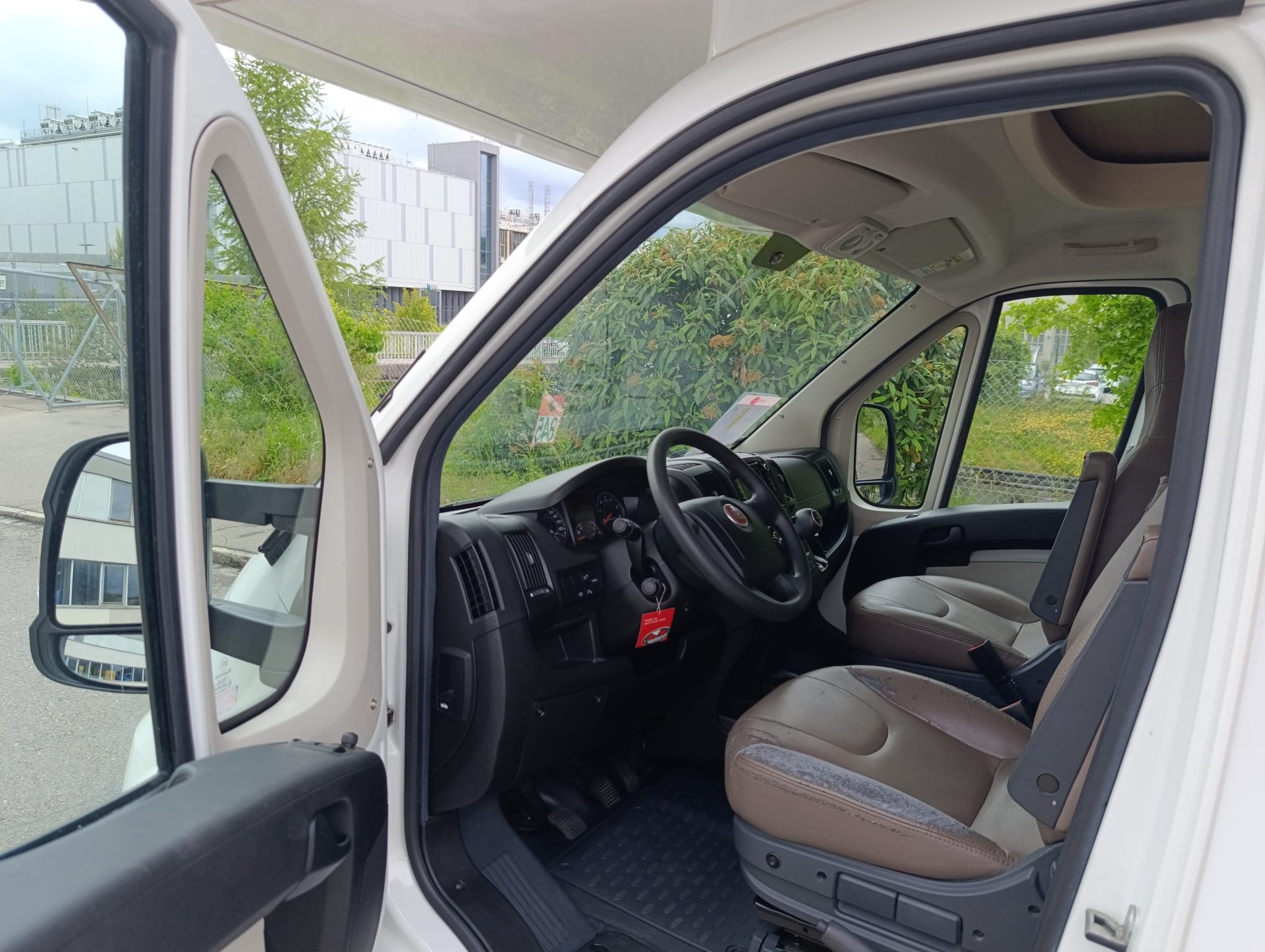 BÜRSTNER BA6701*** Perfektes Familienmobil für jede Jahreszeit***-image-10