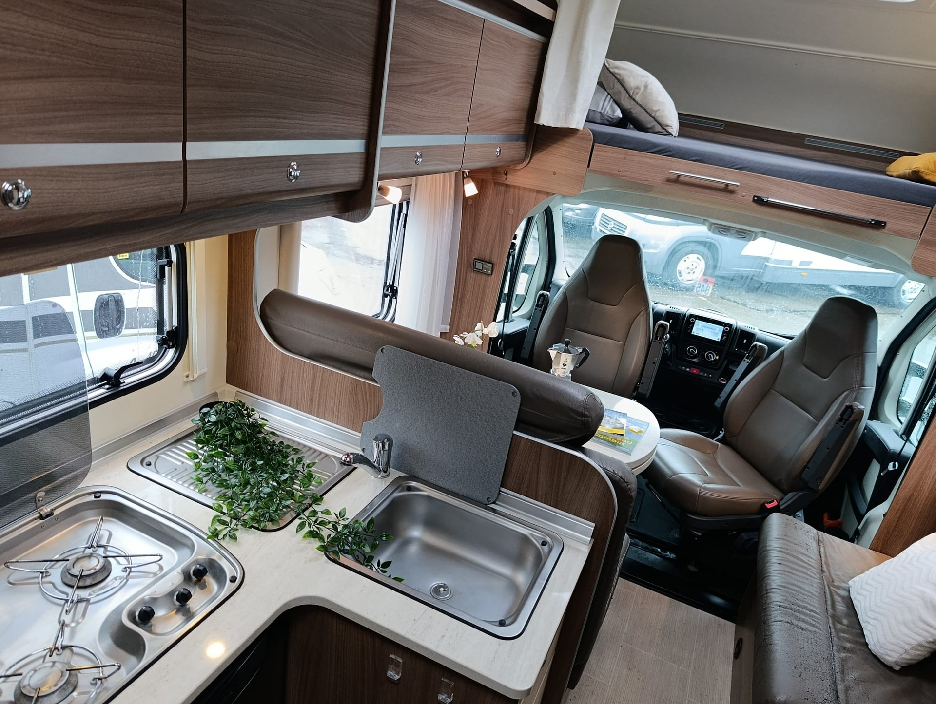 BÜRSTNER BA6701*** Perfektes Familienmobil für jede Jahreszeit***-image-13