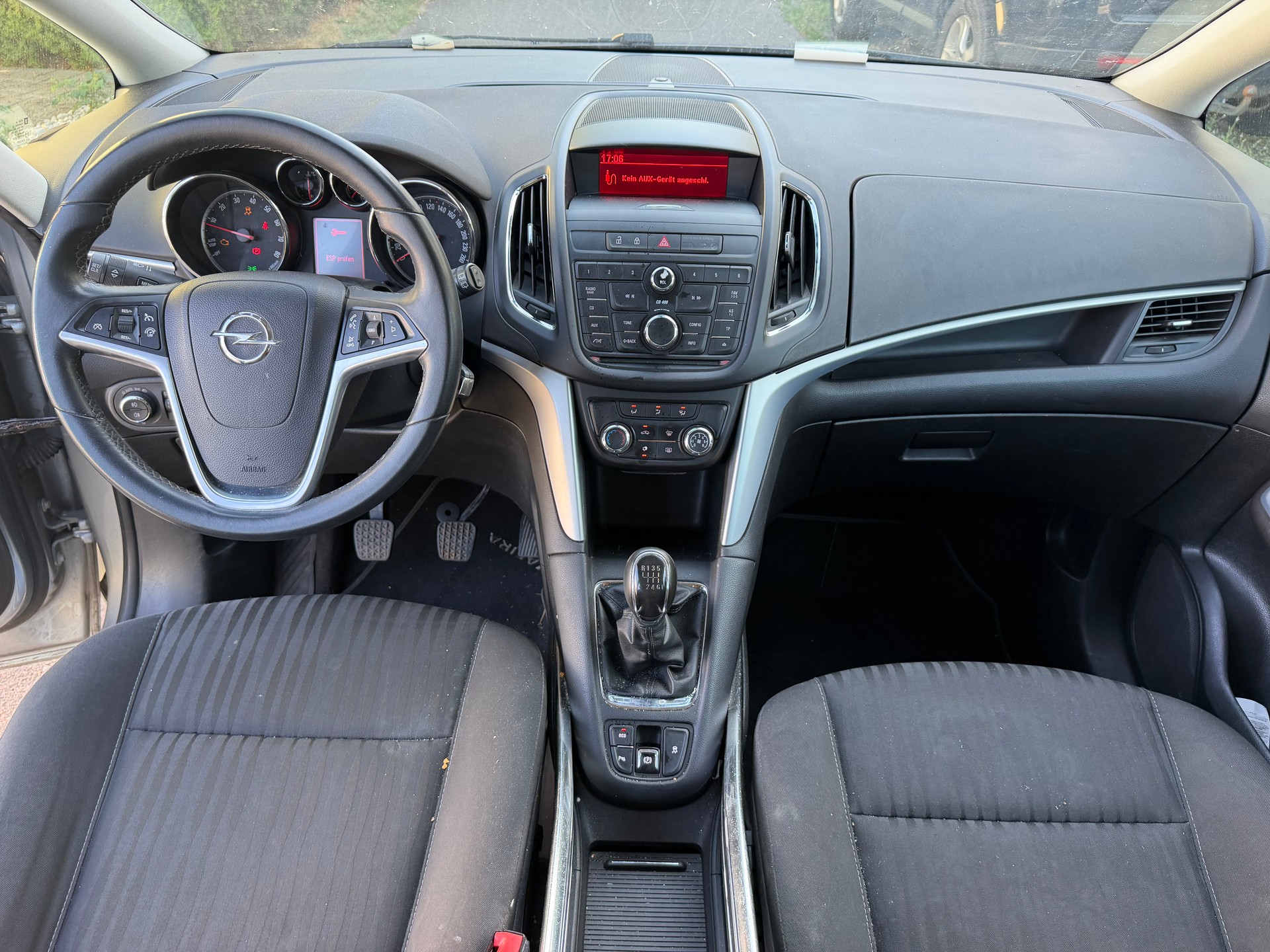 OPEL Zafira Tourer 1.4i 16V Cosmo-image-11